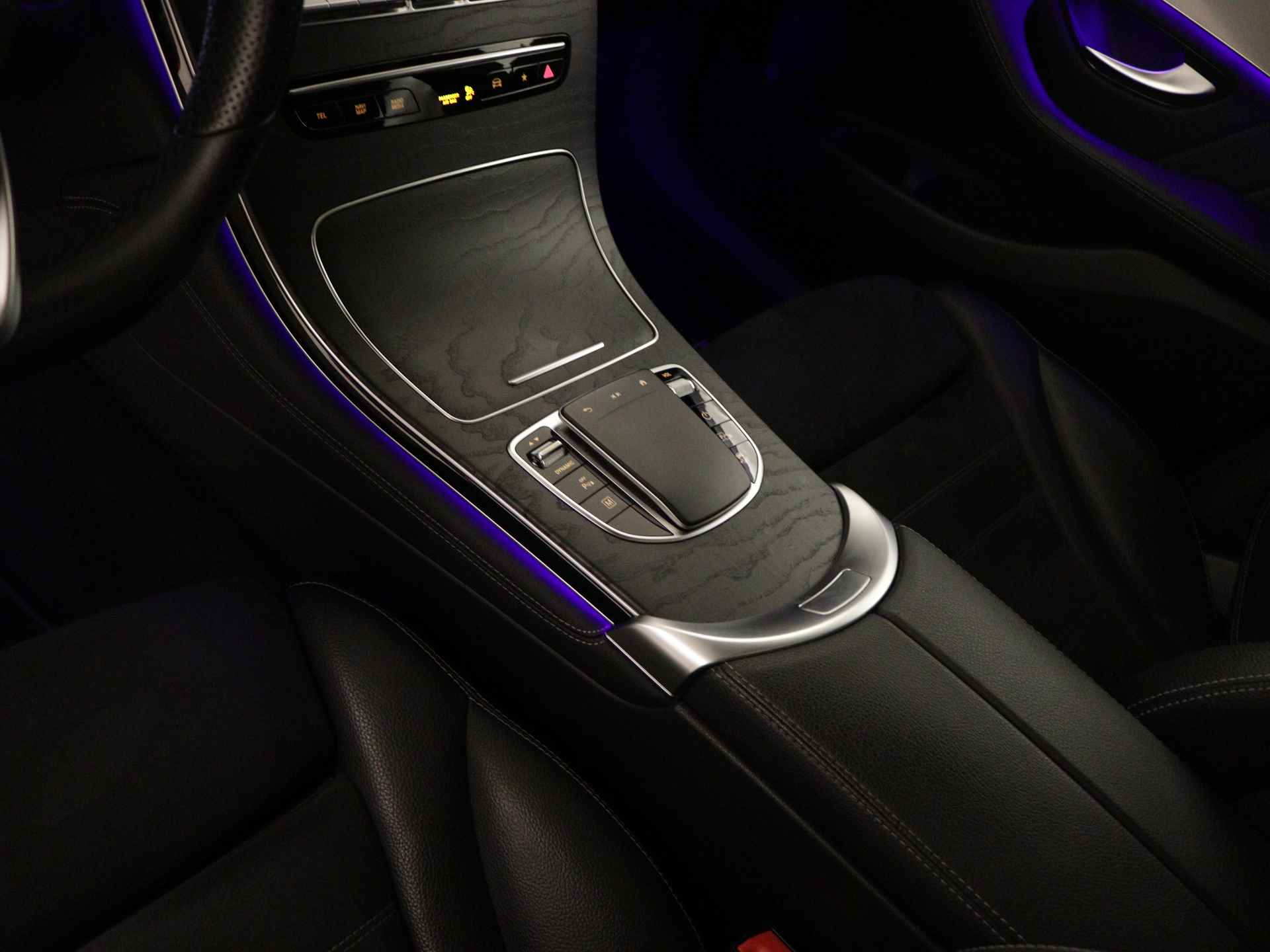 Mercedes-Benz GLC 300 e 4-MATIC AMG NIghtpakket | Schuifdak | Burmester audio | 360 gr Camera | Sfeerverlichting | Augmented reality | LED | Inclusief 24 maanden Mercedes-Benz Certified garantie voor Europa. - 11/40