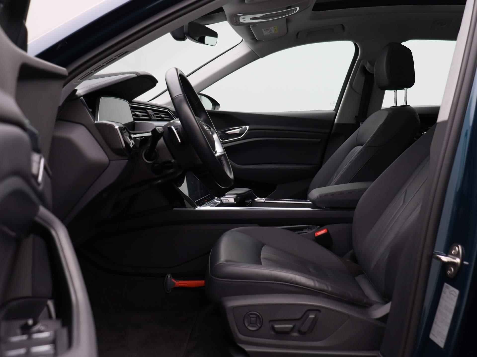 Audi e-tron e-tron 50 quattro Launch edition plus 71 kWh | STOELVERWARMING | CLIMATE CONTROL | NAVIGATIE | PANORAMADAK | LEDEREN BEKLEDING | MEMORY STOELEN | - 11/45