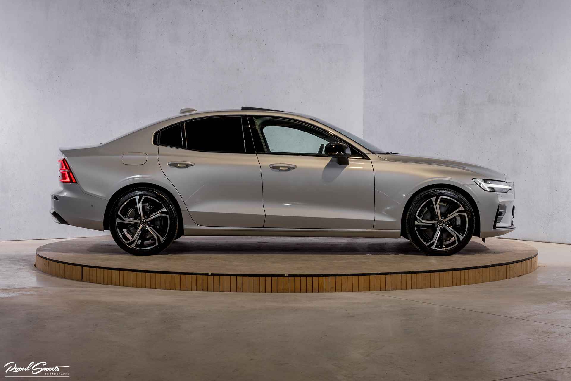 Volvo S60 2.0 B5 AWD Ultimate Dark | R-Design | Google | Apple carplay | Panorama | Memory stoelen | - 5/56