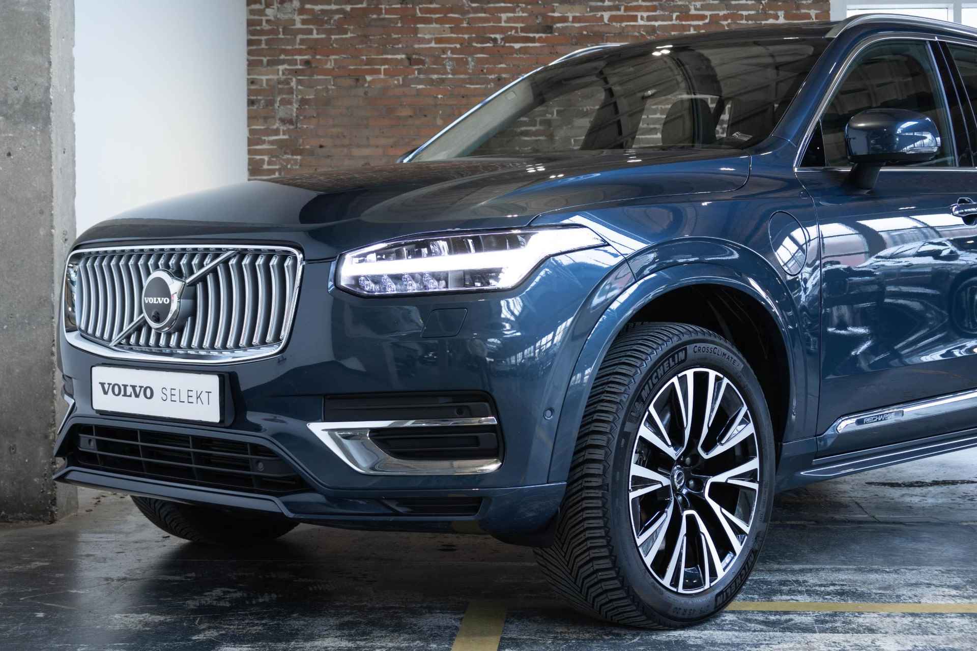 Volvo XC90 T8 Recharge AWD Ultimate Bright | Bowers & Wilkins premium audio | 360° parkeercamera | Head-up display | Nappa lederen bekleding | Google infotainment | Gelamineerde zijramen | Wegklapbare trekhaak | Panoramadak | Stoelventilatie - 9/55