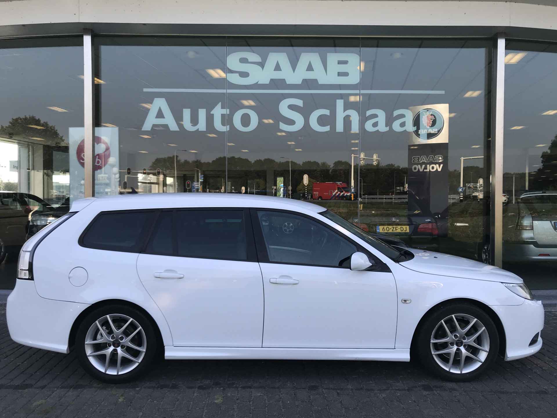 Saab 9-3 Estate 2.0t Vector Automaat | Rijklaar incl garantie | Xenon Stoelverwarming Trekhaak Xenon - 6/36