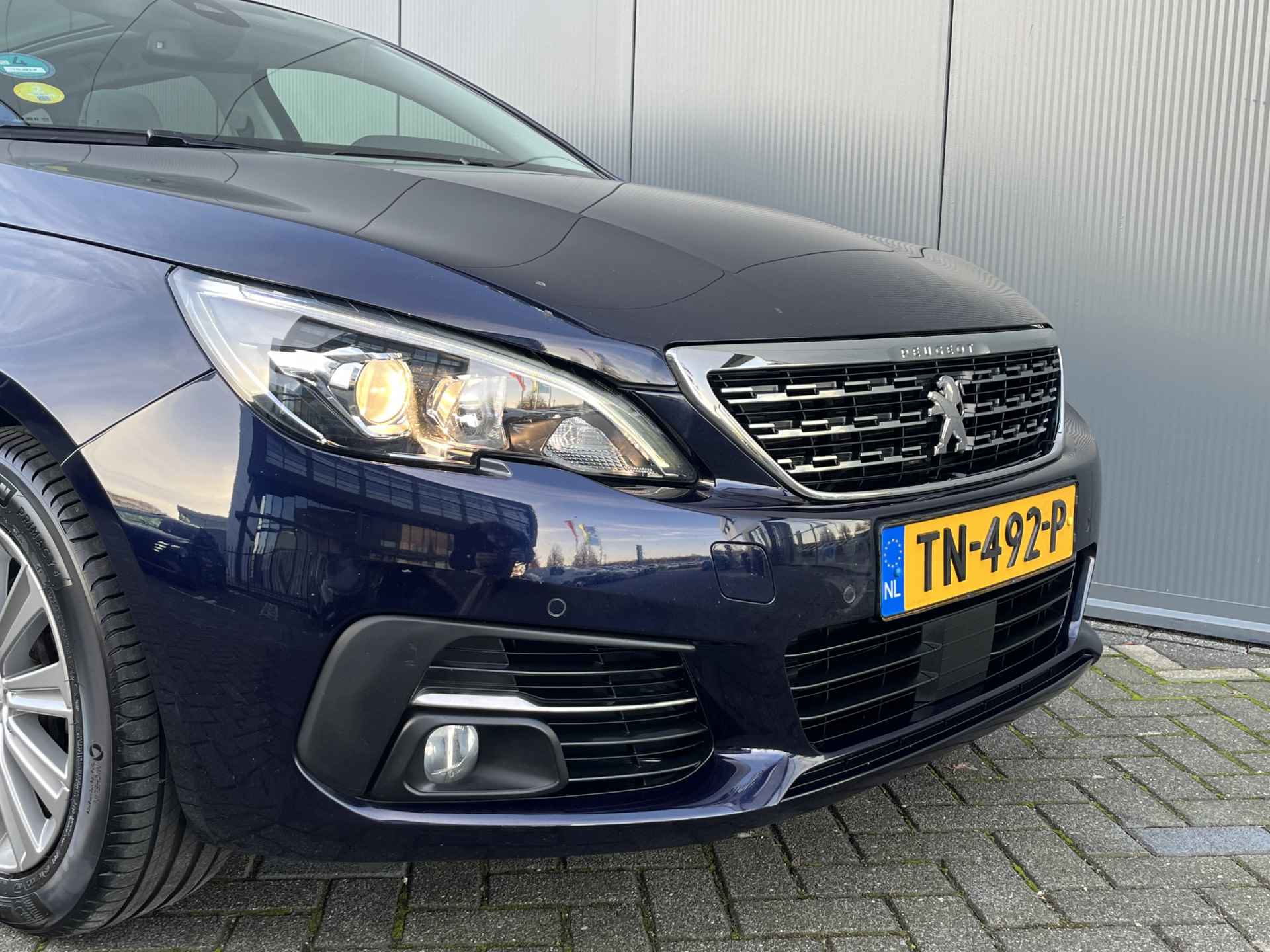 Peugeot 308 SW 1.5 HDi 130pk Premium Automaat | Led | Leder | Climate | Camera | Navigatie | Panoramadak | 16" Lichtmetaal | Premium Audio | - 9/30