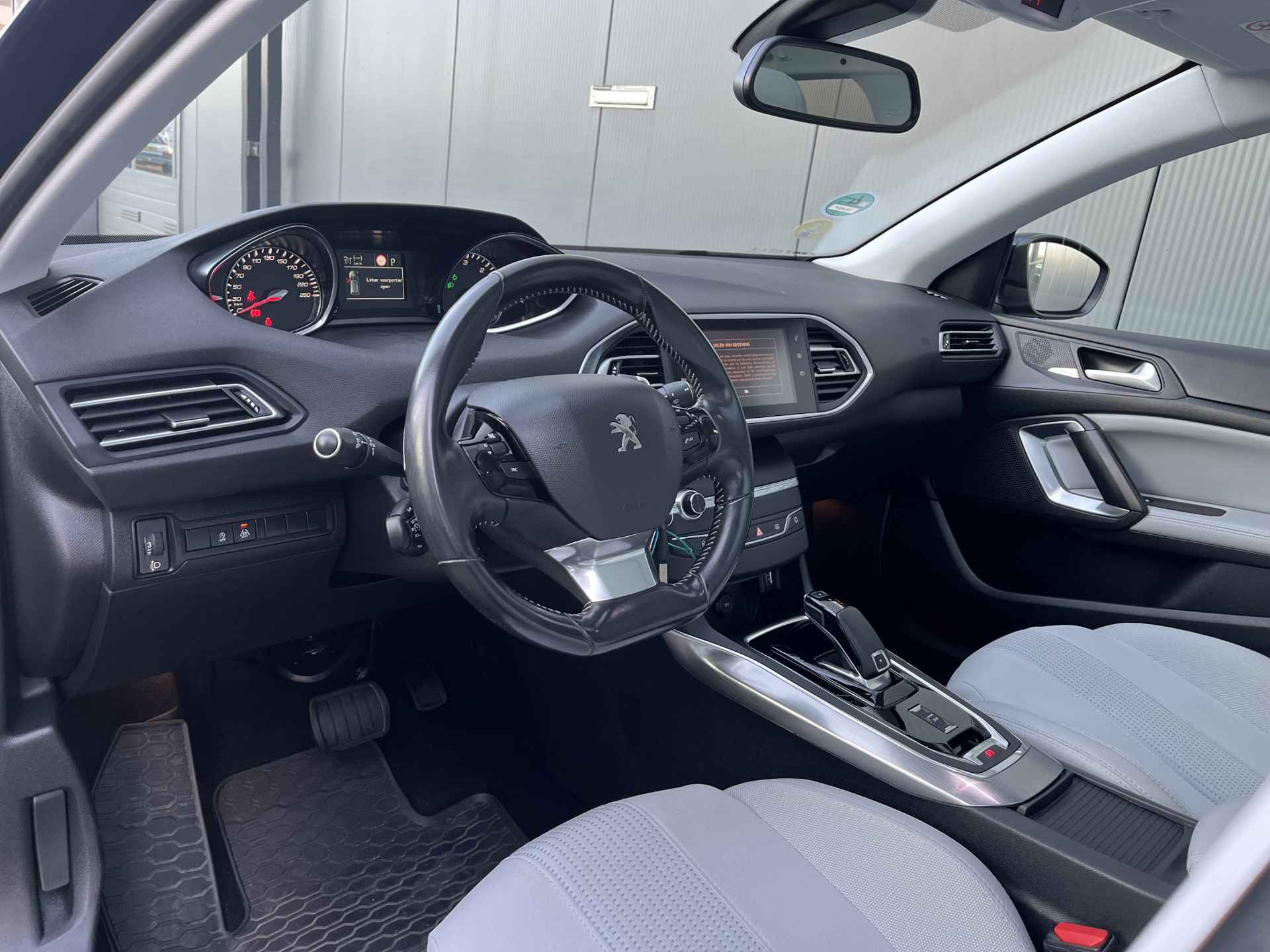 Peugeot 308 SW 1.5 HDi 130pk Premium Automaat | Led | Leder | Climate | Camera | Navigatie | Panoramadak | 16" Lichtmetaal | Premium Audio | - 13/30