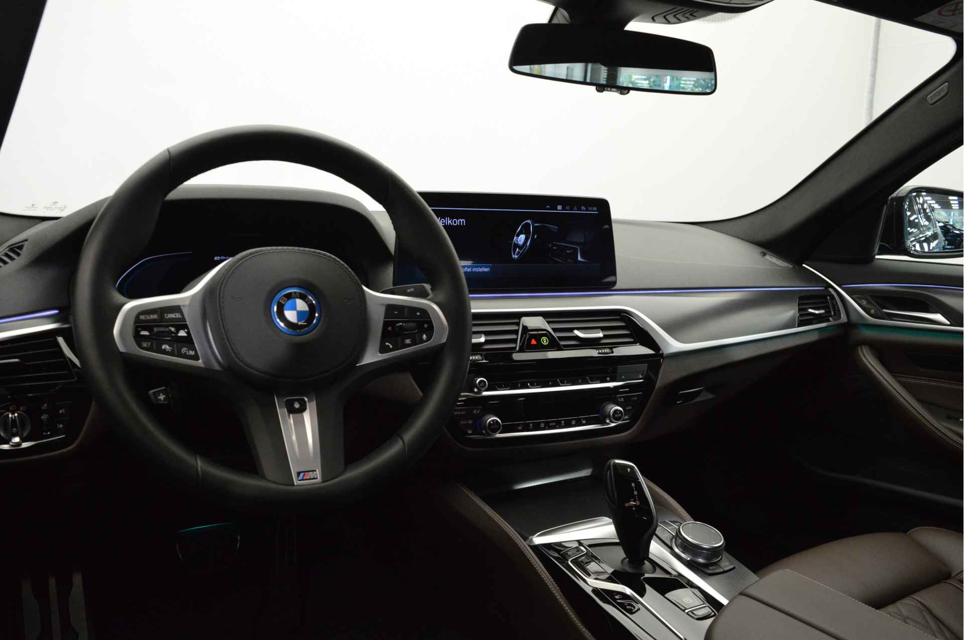 BMW 5 Serie 530e High Executive M Sport Automaat / Trekhaak / Active Cruise Control / Head-Up / Parking Assistant / Comfort Access / Comfortstoelen - 9/24