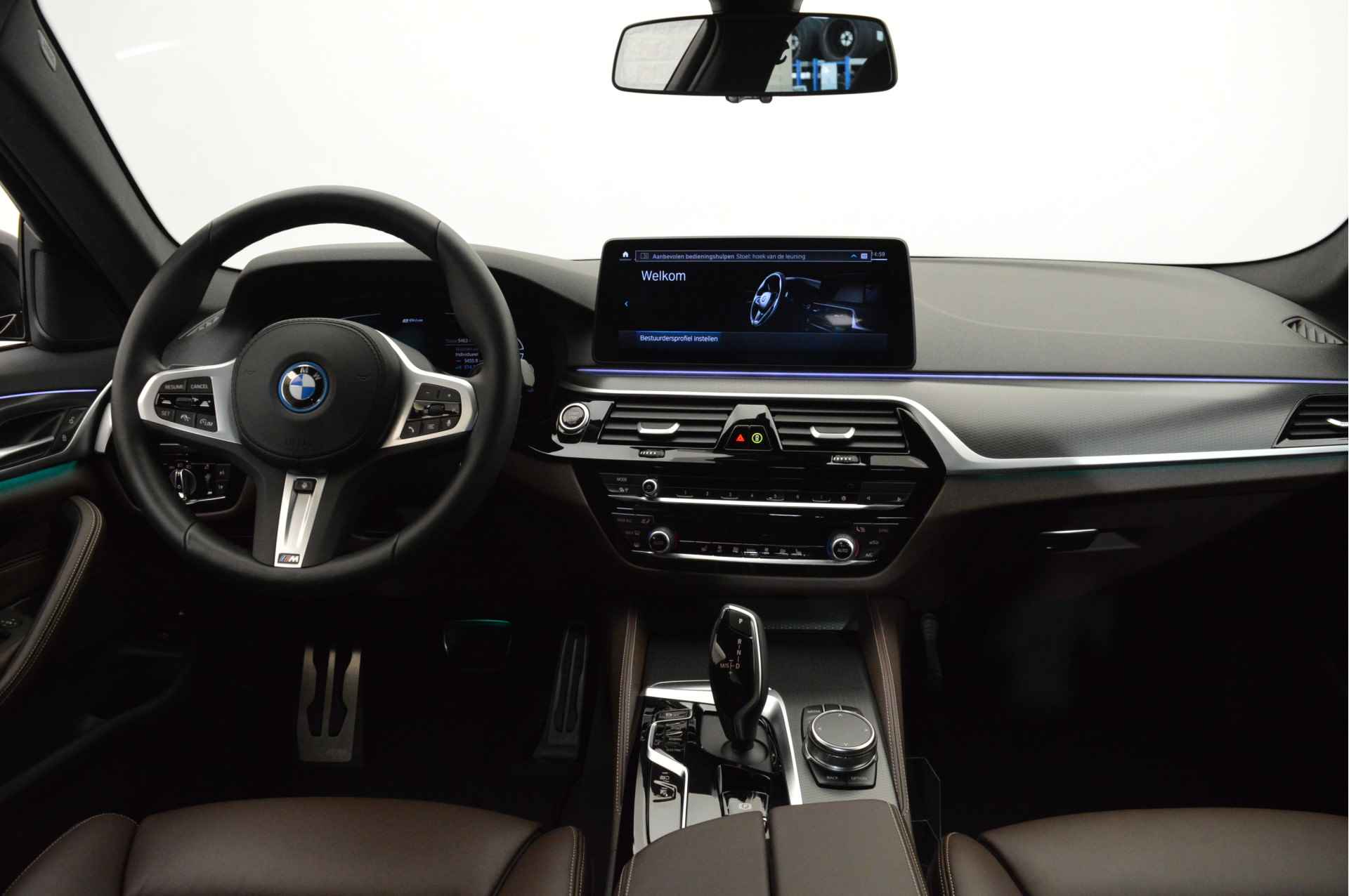 BMW 5 Serie 530e High Executive M Sport Automaat / Trekhaak / Active Cruise Control / Head-Up / Parking Assistant / Comfort Access / Comfortstoelen - 10/24