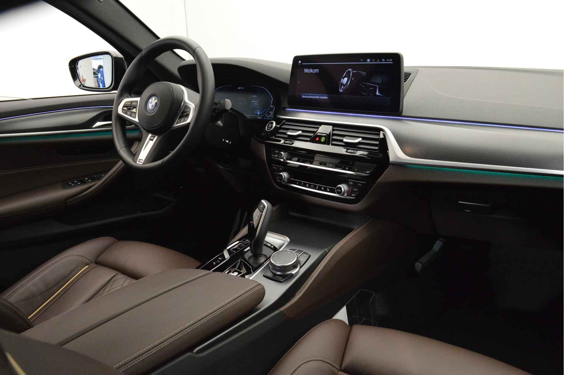 BMW 5 Serie 530e High Executive M Sport Automaat / Trekhaak / Active Cruise Control / Head-Up / Parking Assistant / Comfort Access / Comfortstoelen - 11/24