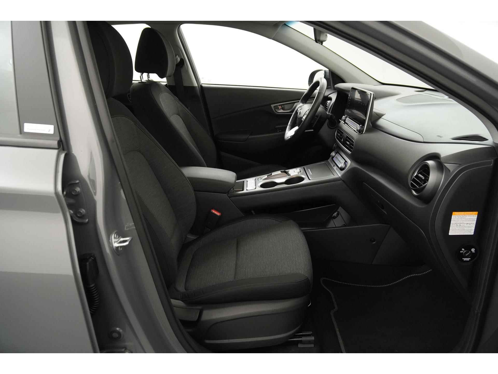 Hyundai KONA EV 39 kWh incl BTW | na subsidie 17395 | Navigatie | Zondag Open! - 3/38
