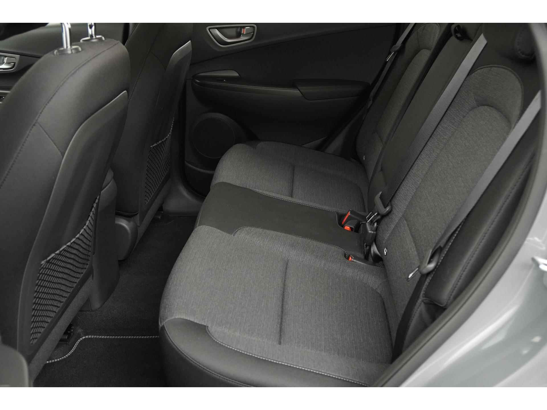 Hyundai KONA EV 39 kWh incl BTW | na subsidie 17945,- | Navigatie | Zondag Open! - 35/38