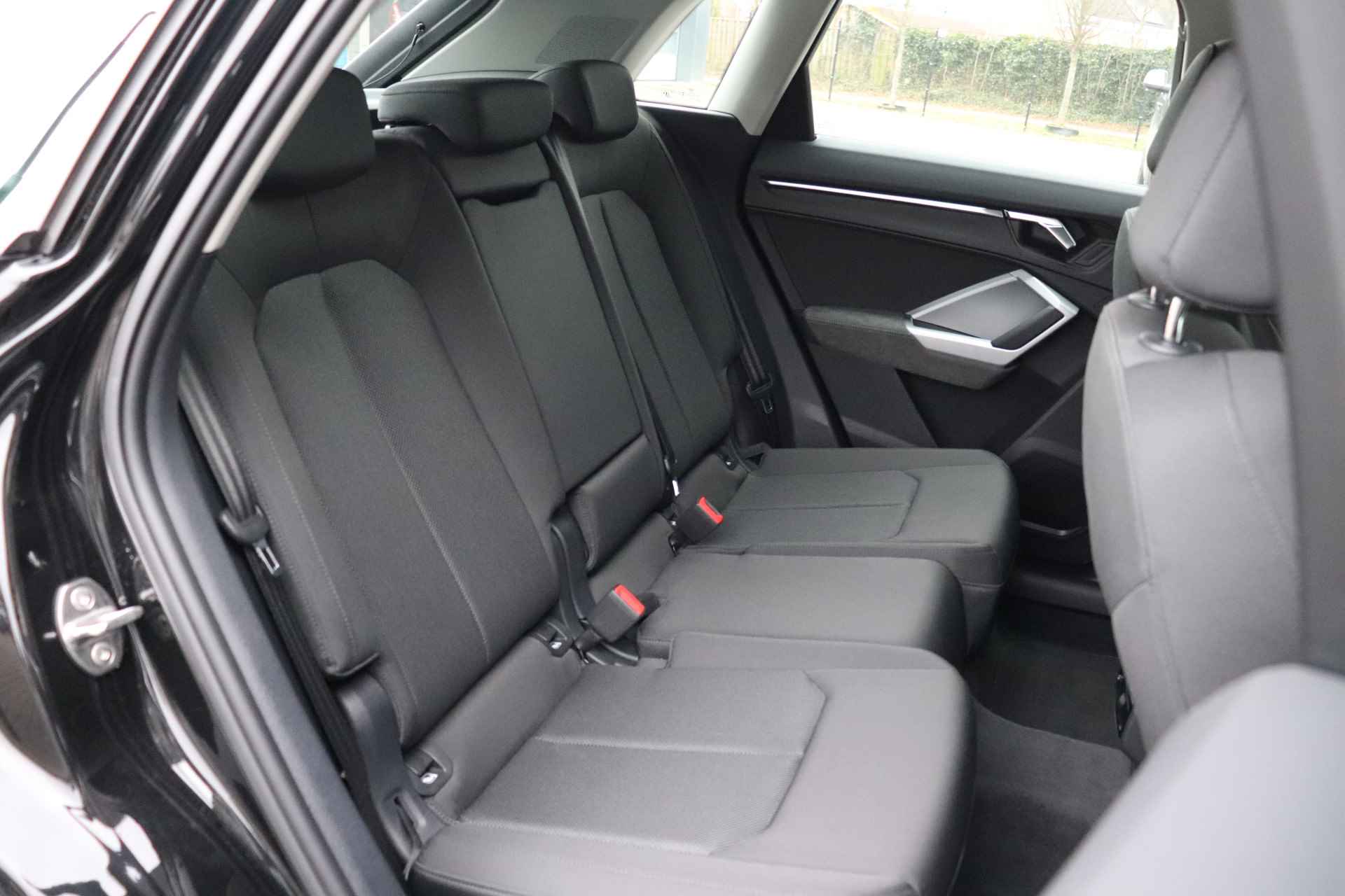 Audi Q3 35 TFSI Business Edition Sportstoelen ACC Virtual - 11/26