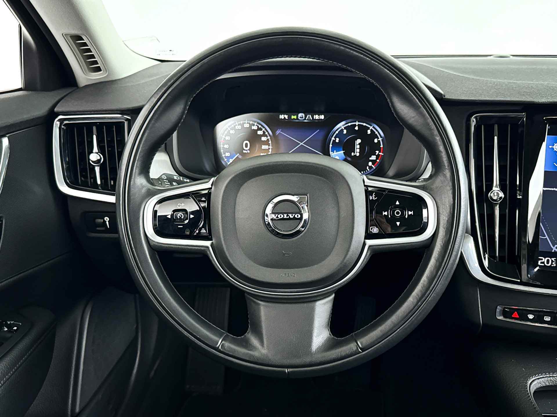 Volvo V90 T4 Aut. Momentum | Stoelverwarming | Trekhaak - 19/39