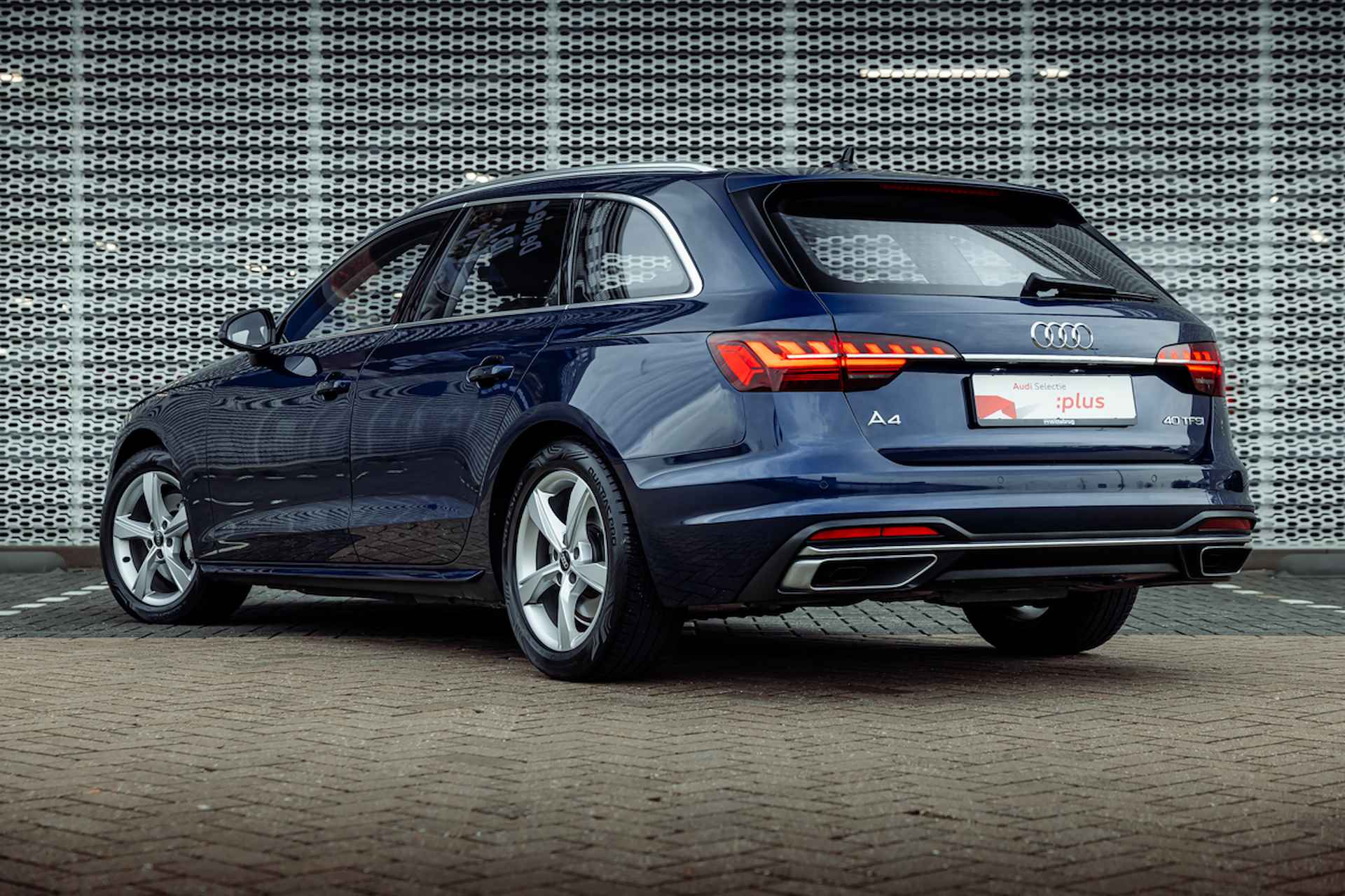 Audi A4 Avant 40 TFSI 204pk s-tronic Advanced Edition | Trekhaak | Allseason banden | MMI Navigatie plus | Sportstoelen | Parkeersensoren voor en achter - 5/30