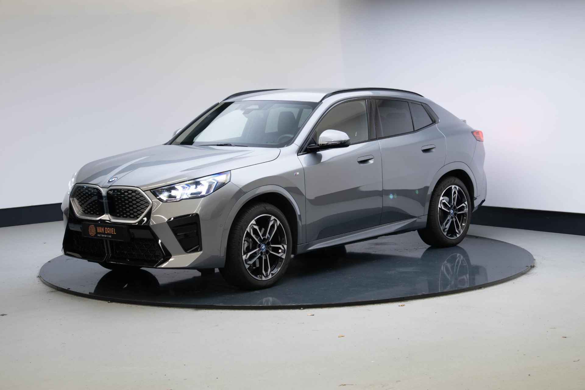 BMW iX2 xDrive30 67kWh | M-Sport | Premium Pack | Trekhaak | - 13/22