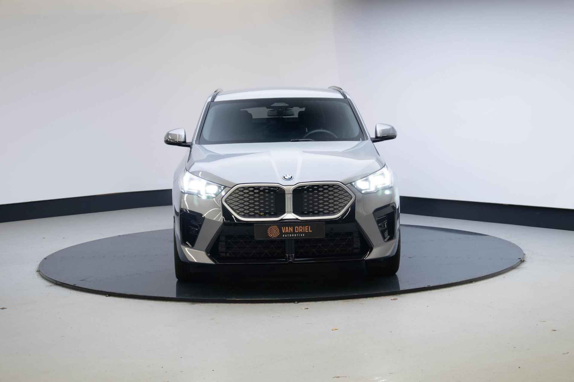 BMW iX2 xDrive30 67kWh | M-Sport | Premium Pack | Trekhaak | - 15/22