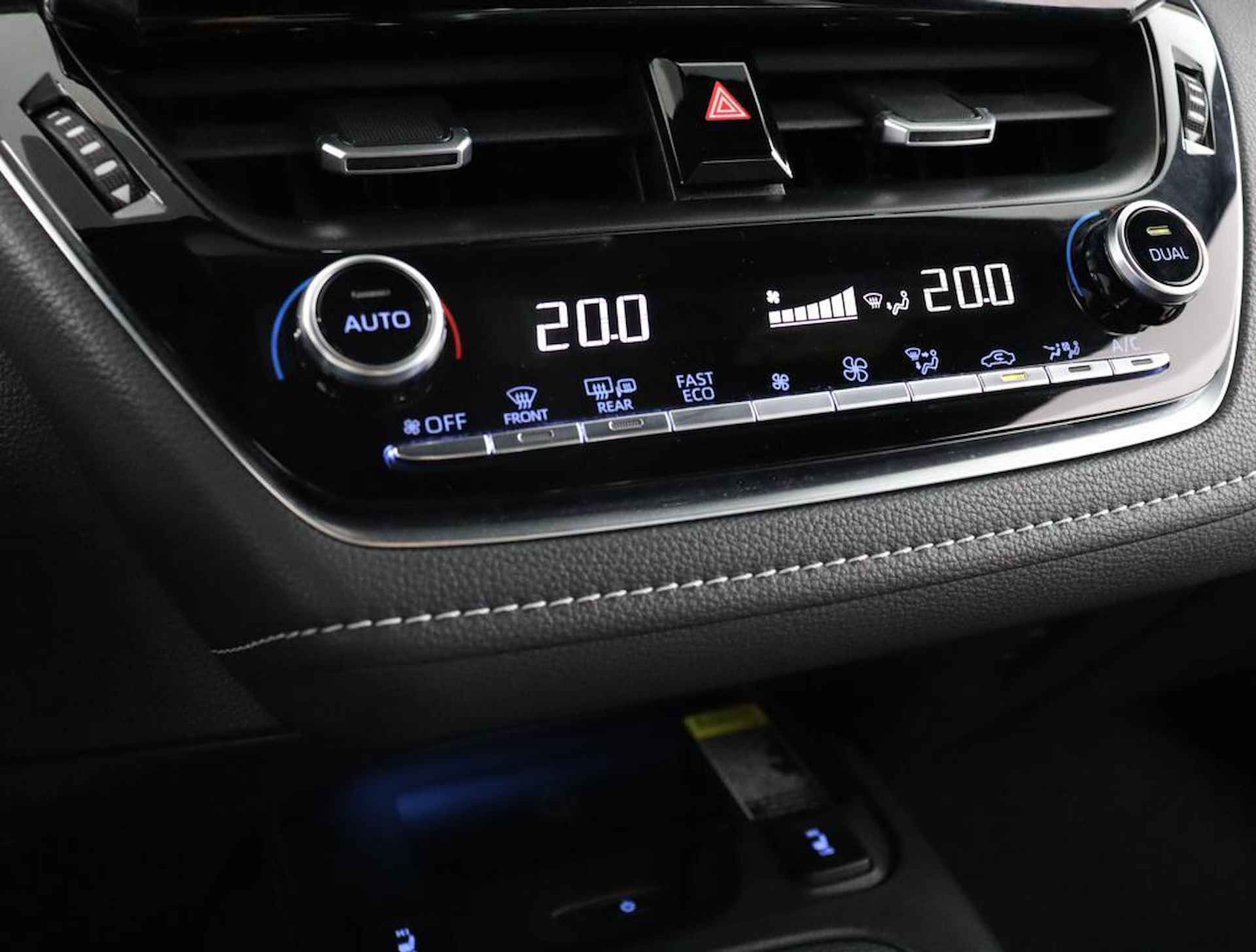 Toyota Corolla Touring Sports 2.0 Hybrid GR-Sport | Parkeer sensoren | Trekhaak | All-Season banden | Apple carplay & Android auto | - 7/56