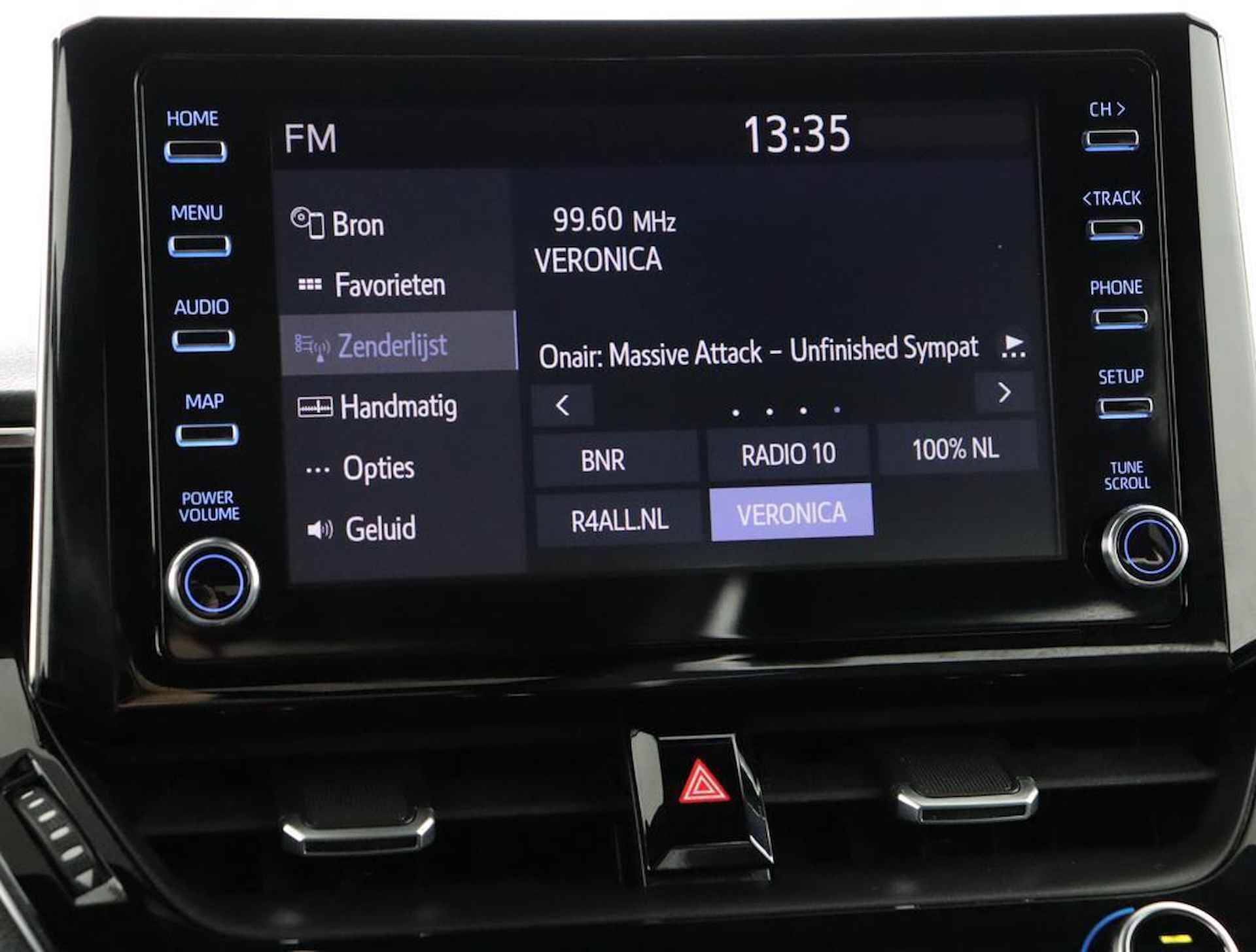 Toyota Corolla Touring Sports 2.0 Hybrid GR-Sport | Parkeer sensoren | Trekhaak | All-Season banden | Apple carplay & Android auto | - 9/56