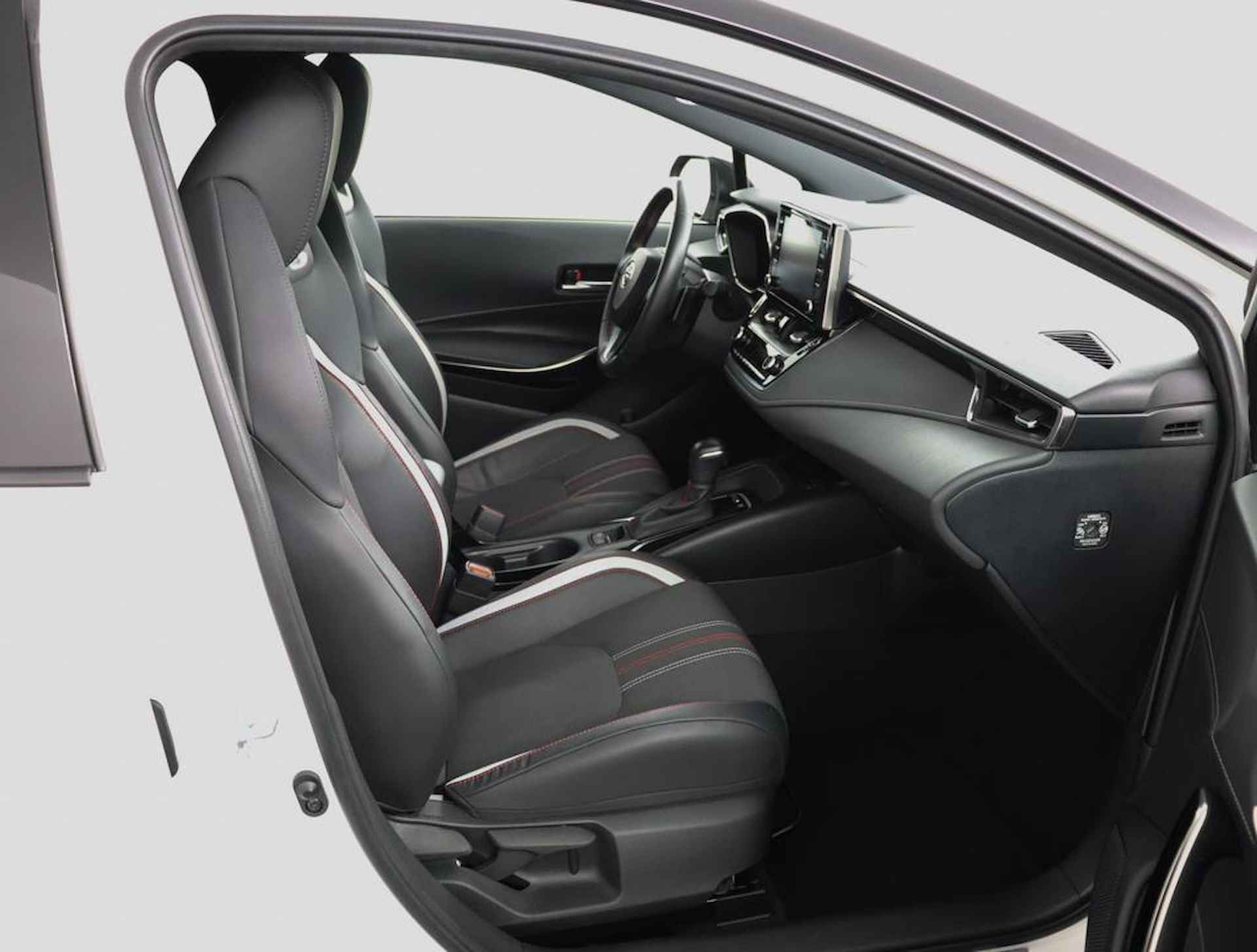 Toyota Corolla Touring Sports 2.0 Hybrid GR-Sport | Parkeer sensoren | Trekhaak | All-Season banden | Apple carplay & Android auto | - 22/56