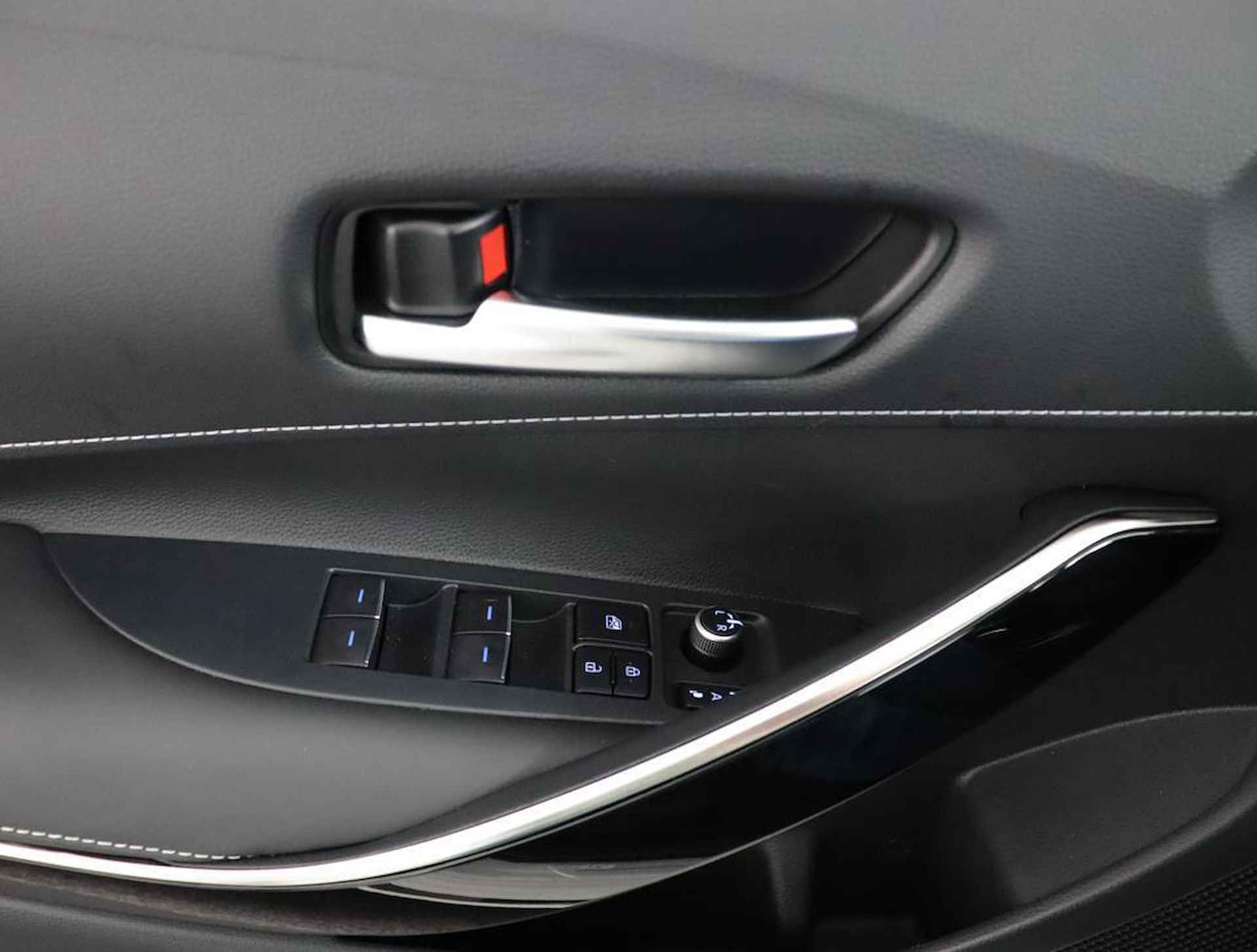Toyota Corolla Touring Sports 2.0 Hybrid GR-Sport | Parkeer sensoren | Trekhaak | All-Season banden | Apple carplay & Android auto | - 27/56