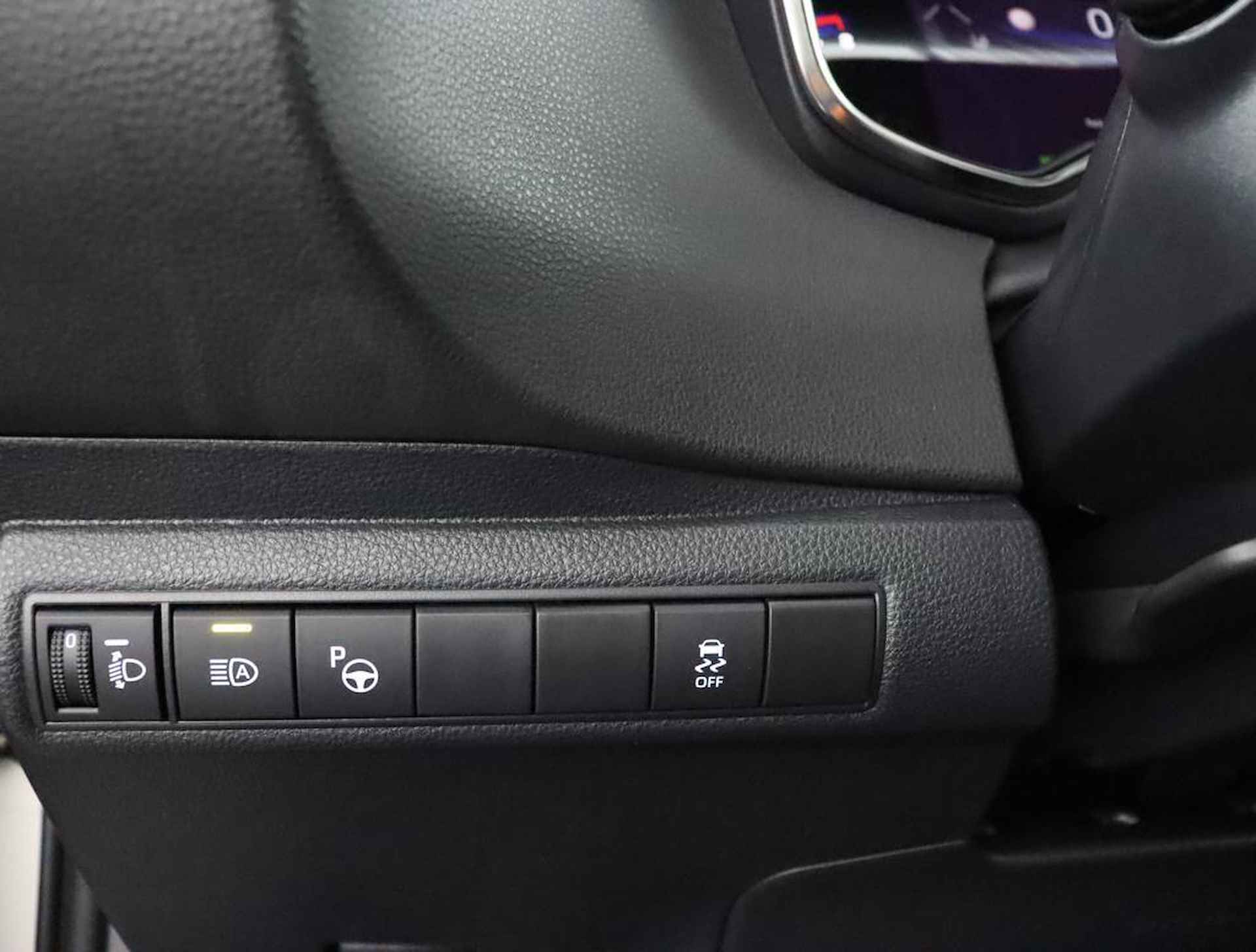 Toyota Corolla Touring Sports 2.0 Hybrid GR-Sport | Parkeer sensoren | Trekhaak | All-Season banden | Apple carplay & Android auto | - 28/56