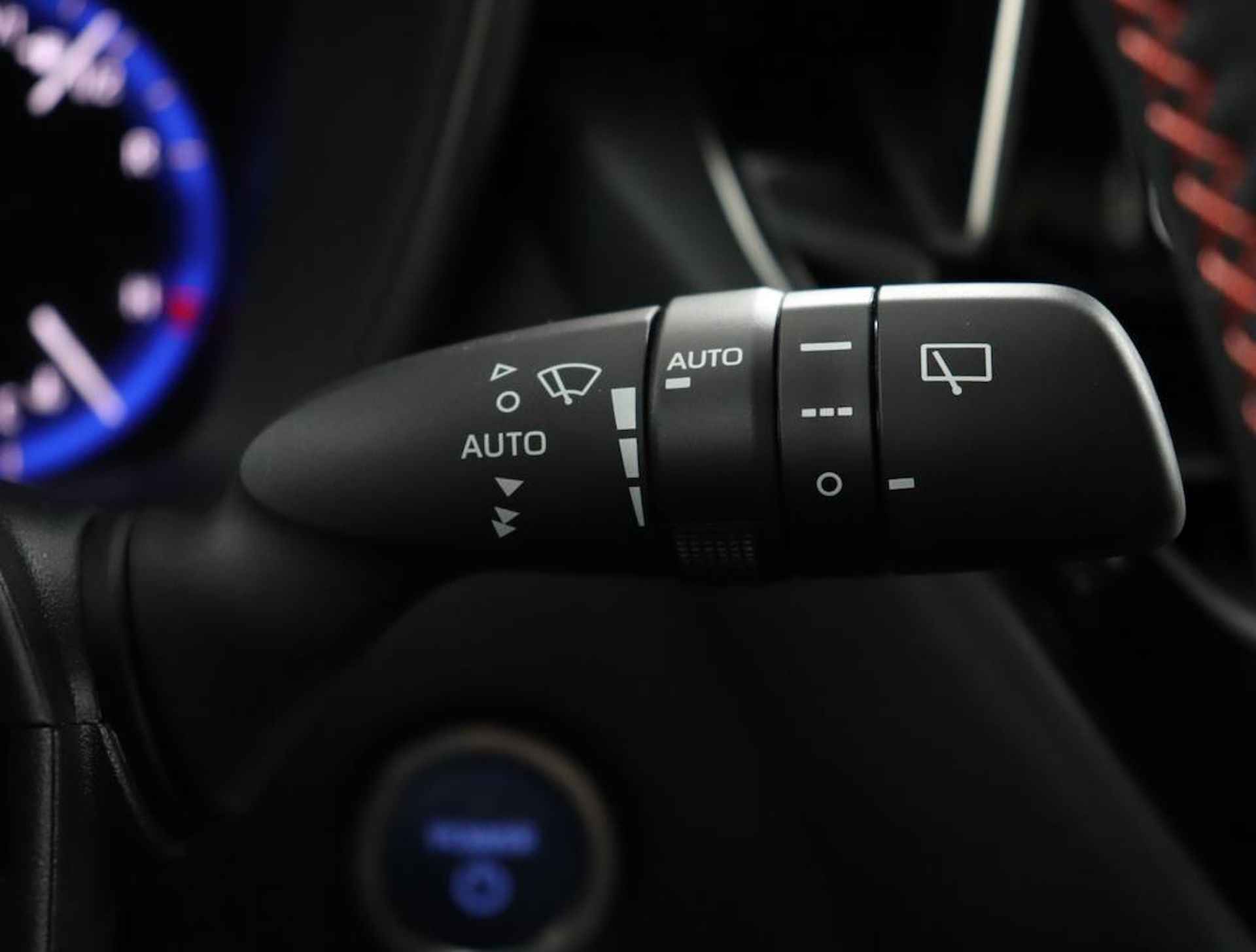 Toyota Corolla Touring Sports 2.0 Hybrid GR-Sport | Parkeer sensoren | Trekhaak | All-Season banden | Apple carplay & Android auto | - 30/56