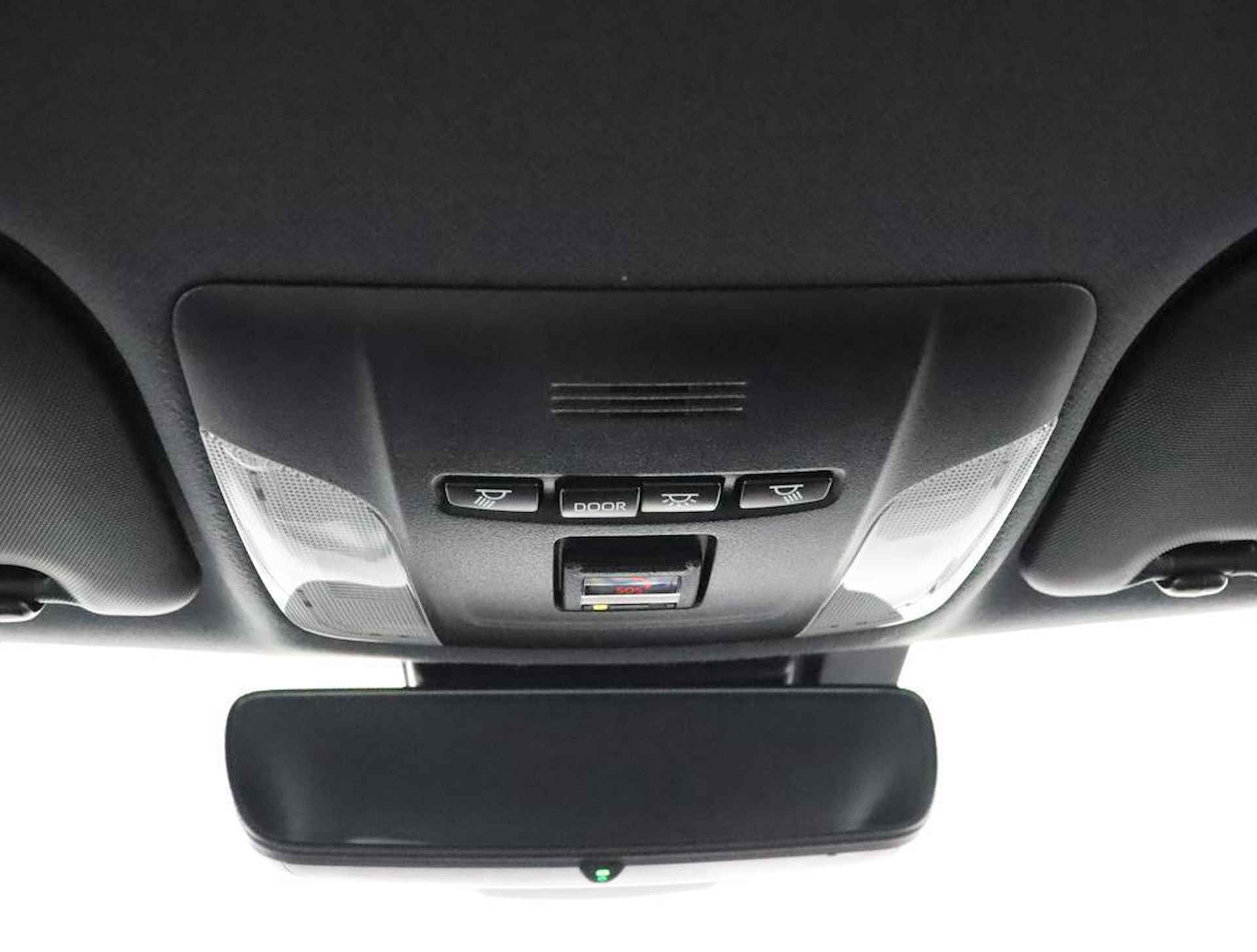 Toyota Corolla Touring Sports 2.0 Hybrid GR-Sport | Parkeer sensoren | Trekhaak | All-Season banden | Apple carplay & Android auto | - 31/56