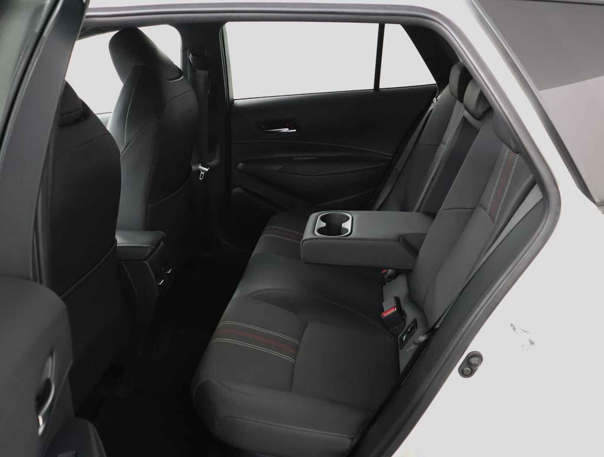 Toyota Corolla Touring Sports 2.0 Hybrid GR-Sport | Parkeer sensoren | Trekhaak | All-Season banden | Apple carplay & Android auto | - 47/56