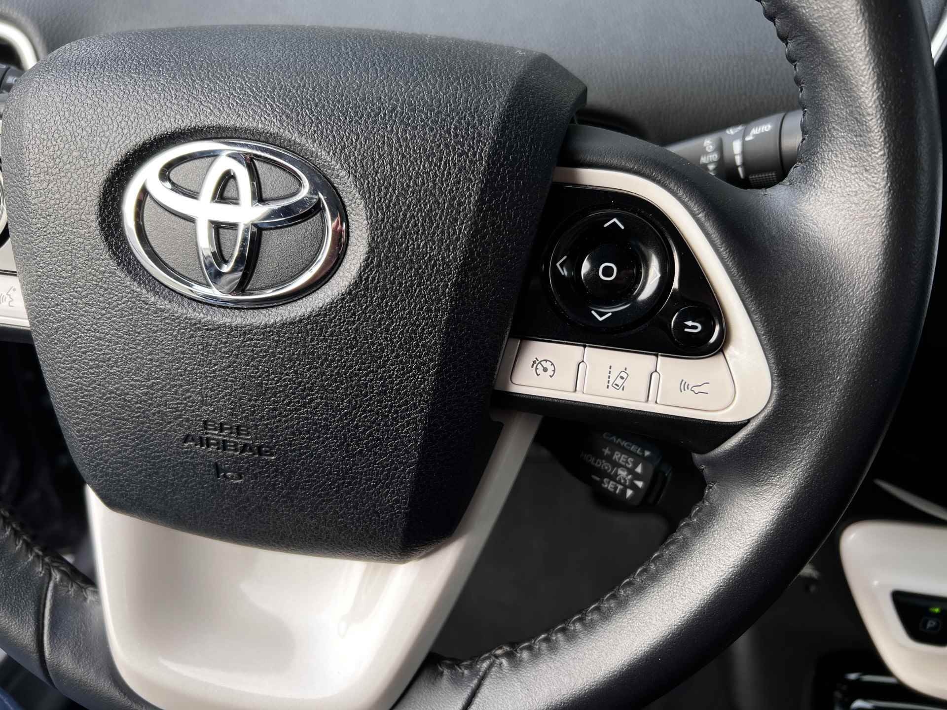 Toyota Prius 1.8 Plug-in Hybride Business Plus | JBL | Head Up | PDC V&A | Prijs Rijklaar!! - 22/40