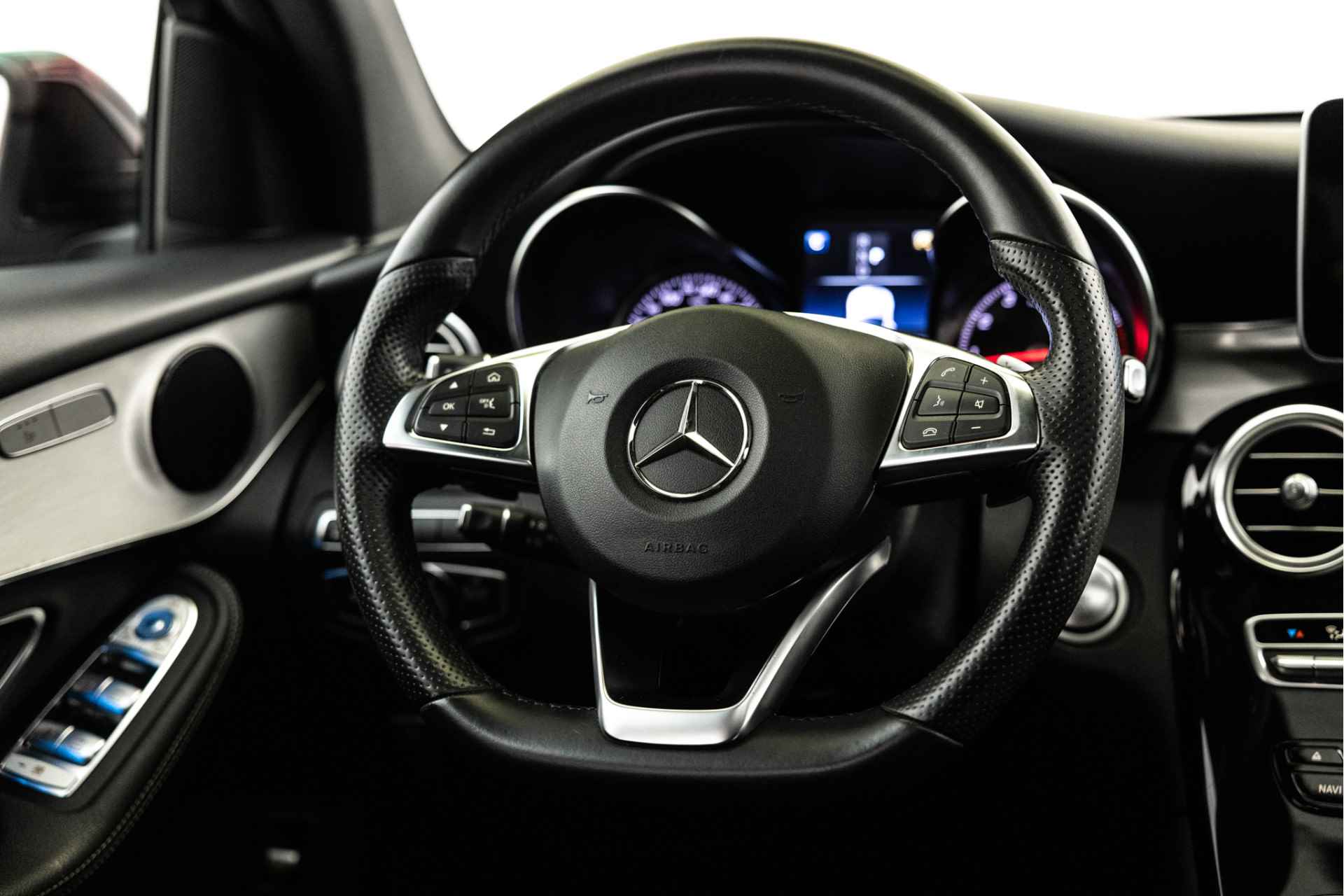 Mercedes-Benz GLC Coupé 250 4MATIC Premium | AMG | Schuifdak | 20" | 360 Camera | Keyless Go - 11/45