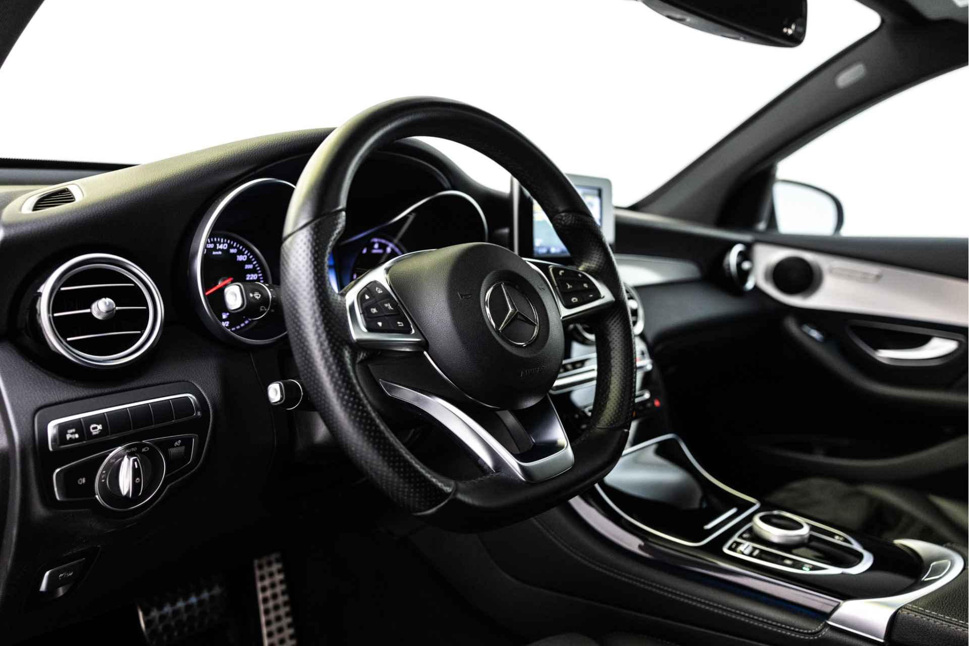 Mercedes-Benz GLC Coupé 250 4MATIC Premium | AMG | Schuifdak | 20" | 360 Camera | Keyless Go - 19/45