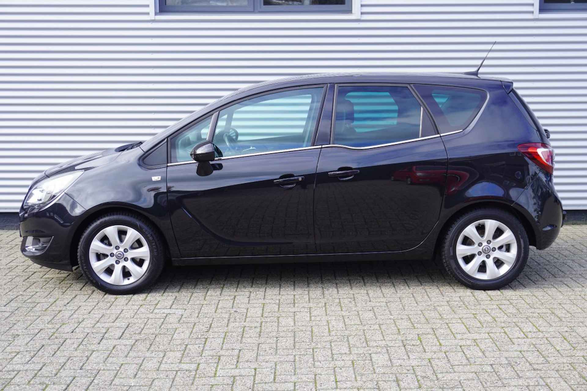 OPEL Meriva 1.4 Turbo Innovation / Navi / ECC / PDC achter / Trekhaak - 2/25