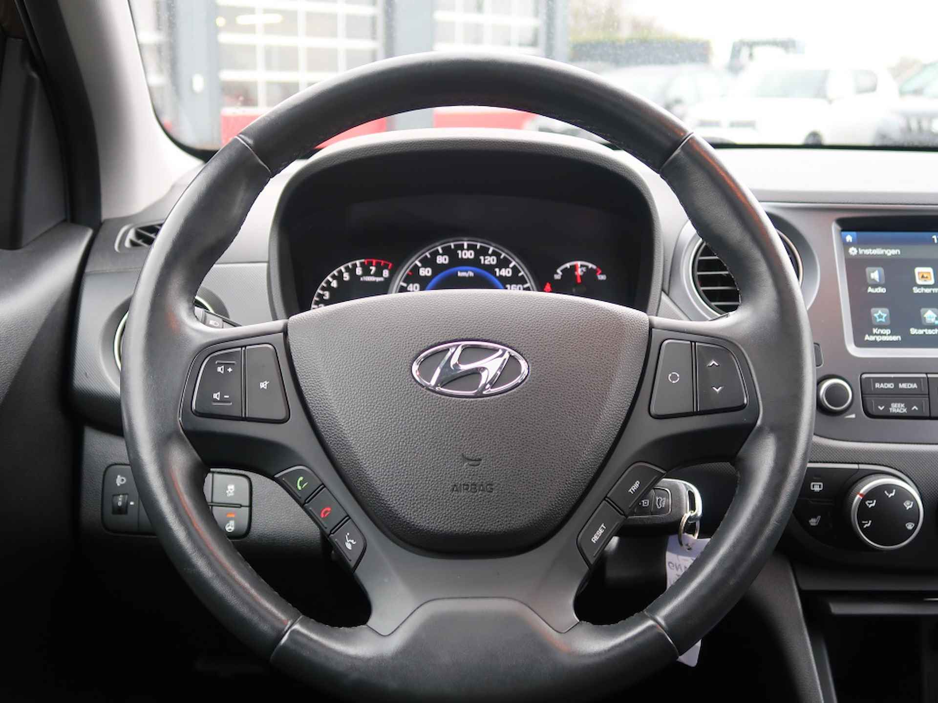 Hyundai I10 1.2 Style automaat / open dak / Stuurverwarming / - 26/32