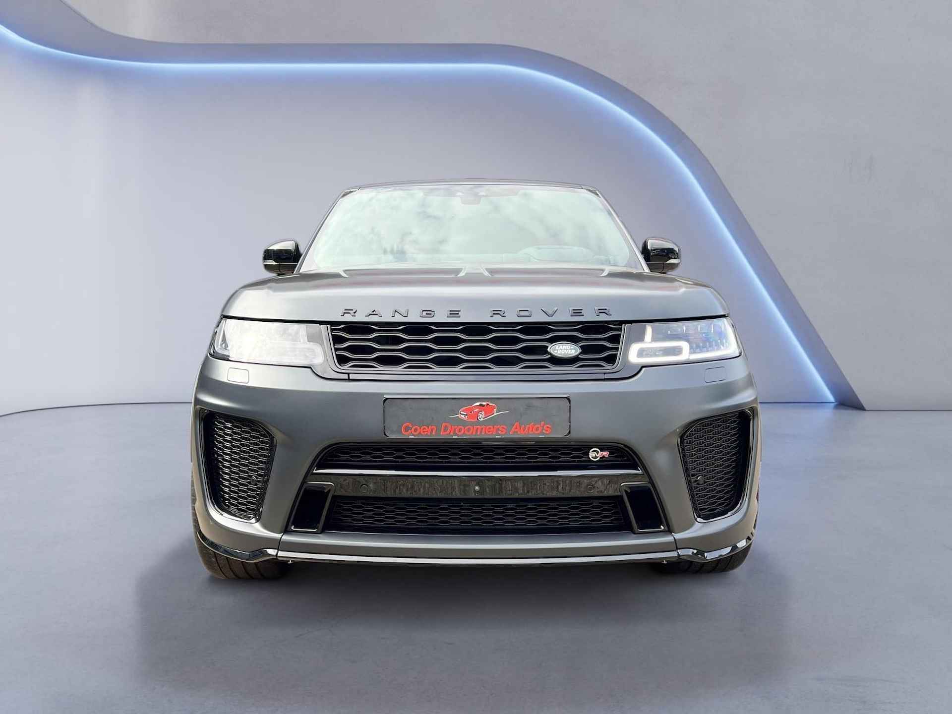 Land Rover Range Rover Sport SVR 575 PK GRIJS KENTEKEN / HUD / 360 Camera / Carbon / Drive Pro Pack / SVO Matt Zwart / Meridian / Stoelventilatie / Luxe Cognac Leder / (MET GARANTIE*) - 8/61