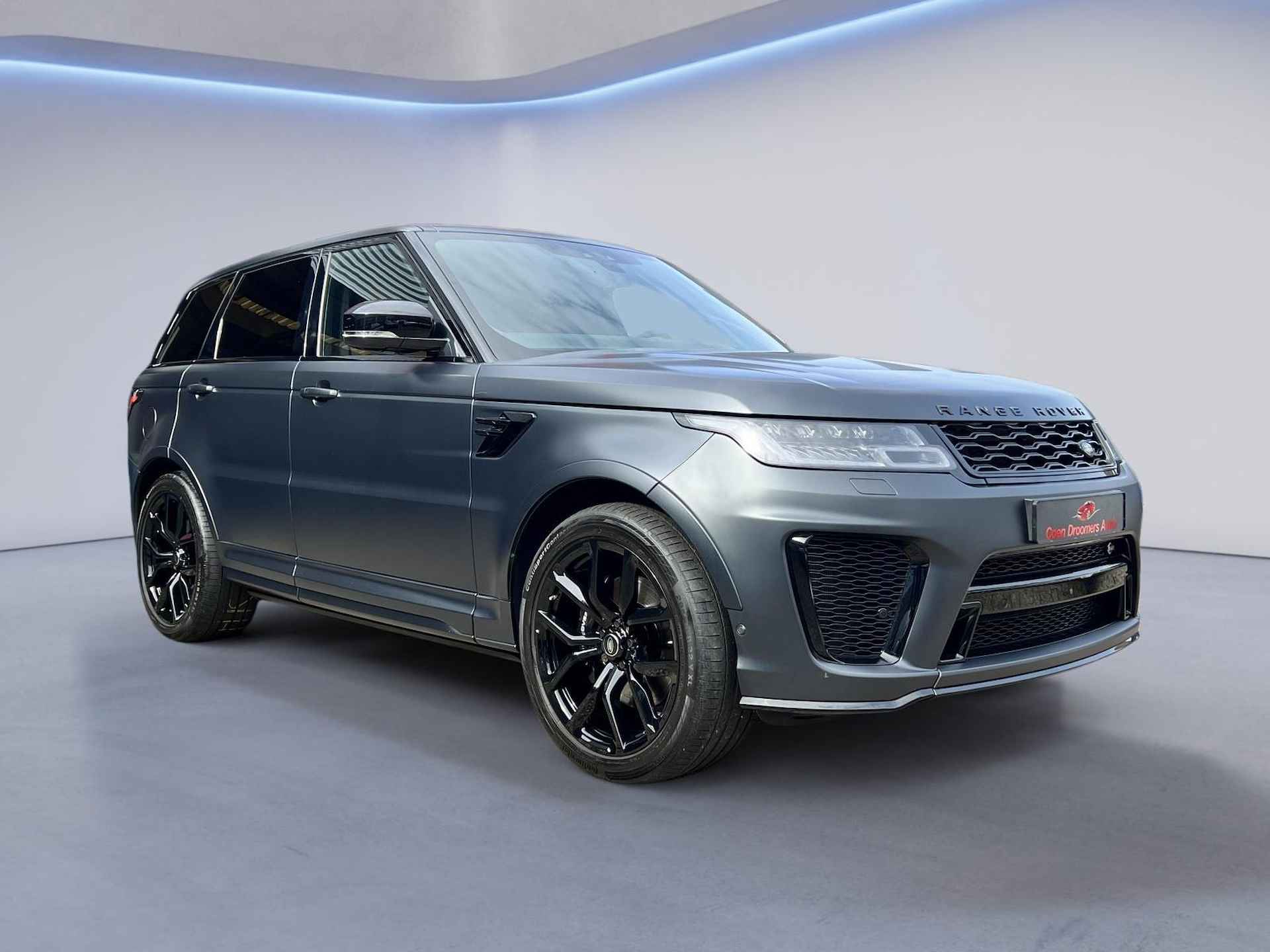 Land Rover Range Rover Sport SVR 575 PK GRIJS KENTEKEN / HUD / 360 Camera / Carbon / Drive Pro Pack / SVO Matt Zwart / Meridian / Stoelventilatie / Luxe Cognac Leder / (MET GARANTIE*) - 9/61