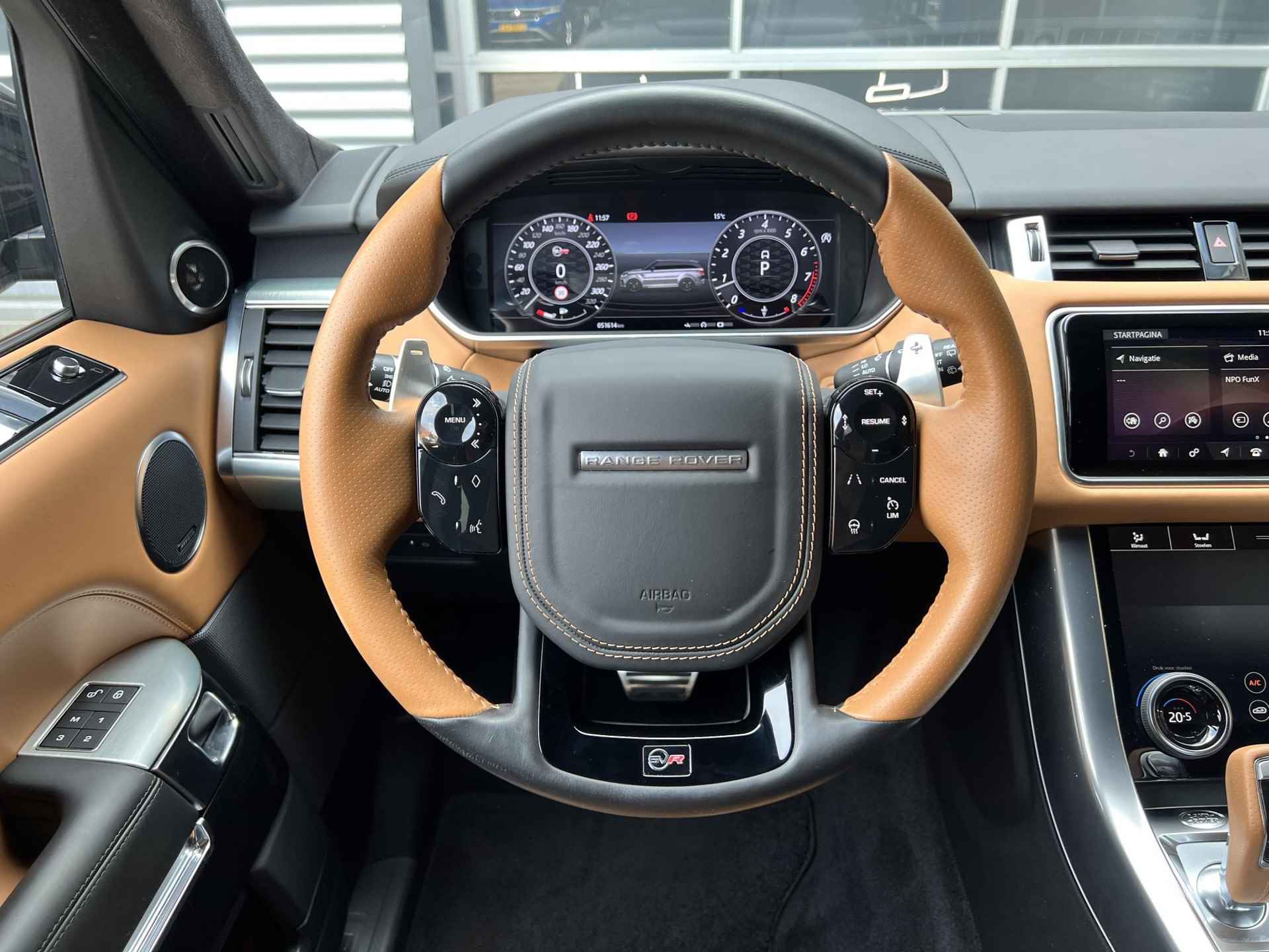 Land Rover Range Rover Sport SVR 575 PK GRIJS KENTEKEN / HUD / 360 Camera / Carbon / Drive Pro Pack / SVO Matt Zwart / Meridian / Stoelventilatie / Luxe Cognac Leder / (MET GARANTIE*) - 15/61