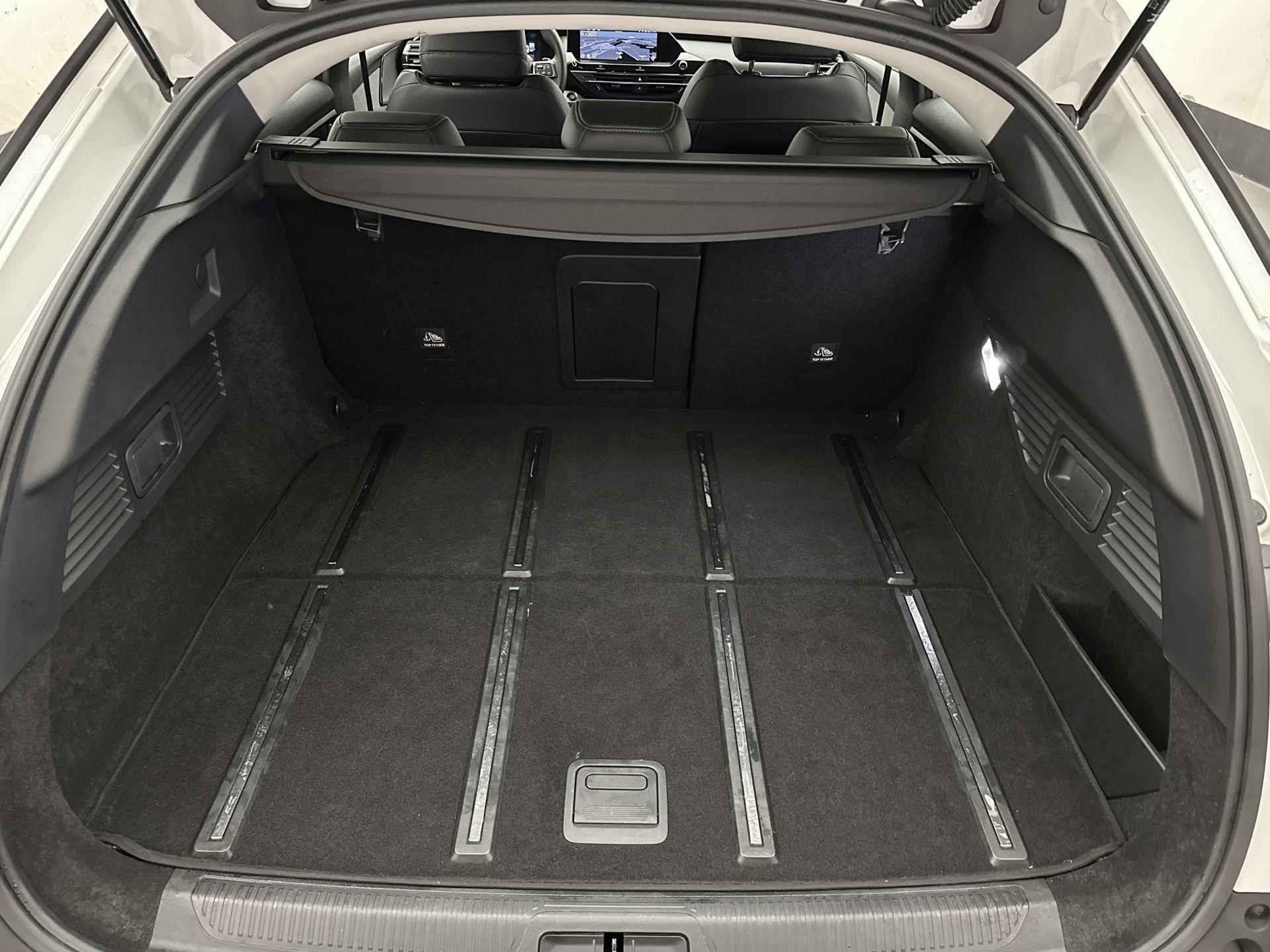 Citroen C5 X SW Plug-in Hybrid Business 225 pk Automaat | Navigatie | Parkeersensoren Voor en Achter | Verwarmde Comfortstoelen | LED Koplampen | Keyless Start | Adaptief Demping Systeem | Adaptieve Cruise Control | 19" Lichtmetalen Velgen | Apple Carplay/Android Auto | - 15/35