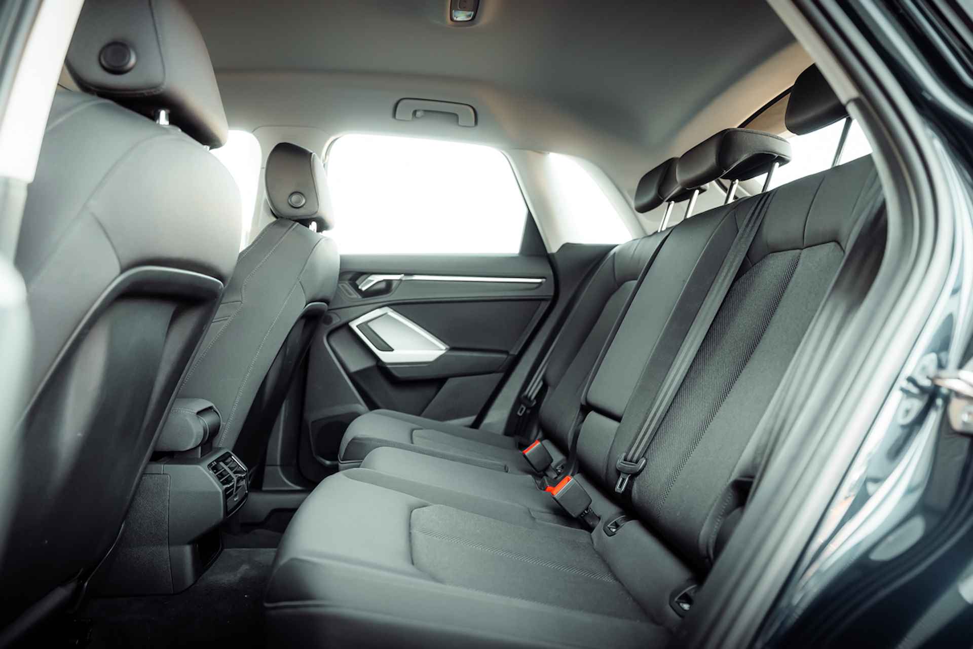 Audi Q3 35 TFSI 150pk s-tronic Advanced | Trekhaak | Apple Carplay | Sportstoelen | Stoelverwarming | Comfortsleutel - 21/29