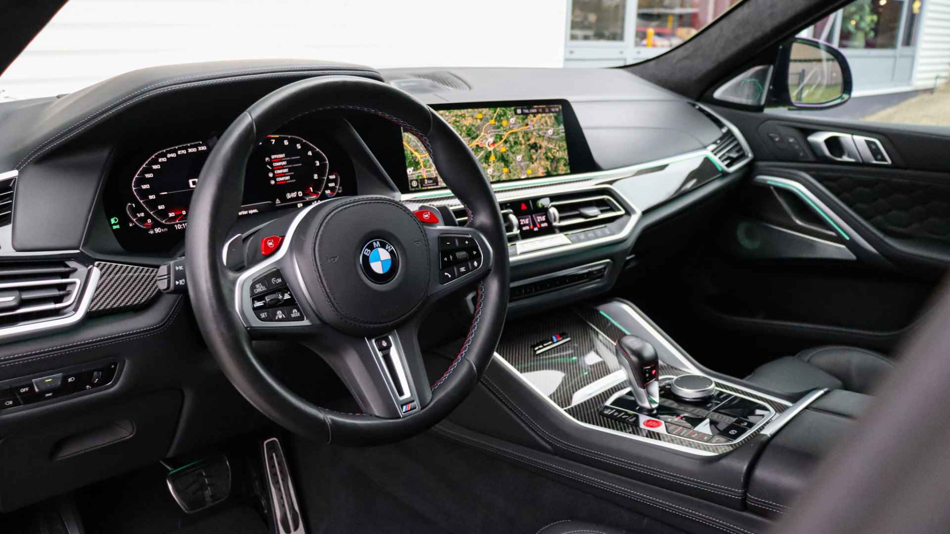 BMW X6 M Competition | Sky Lounge | Bowers & Wilkins | Massage | Soft-Close | Entertainment achterin - 5/55