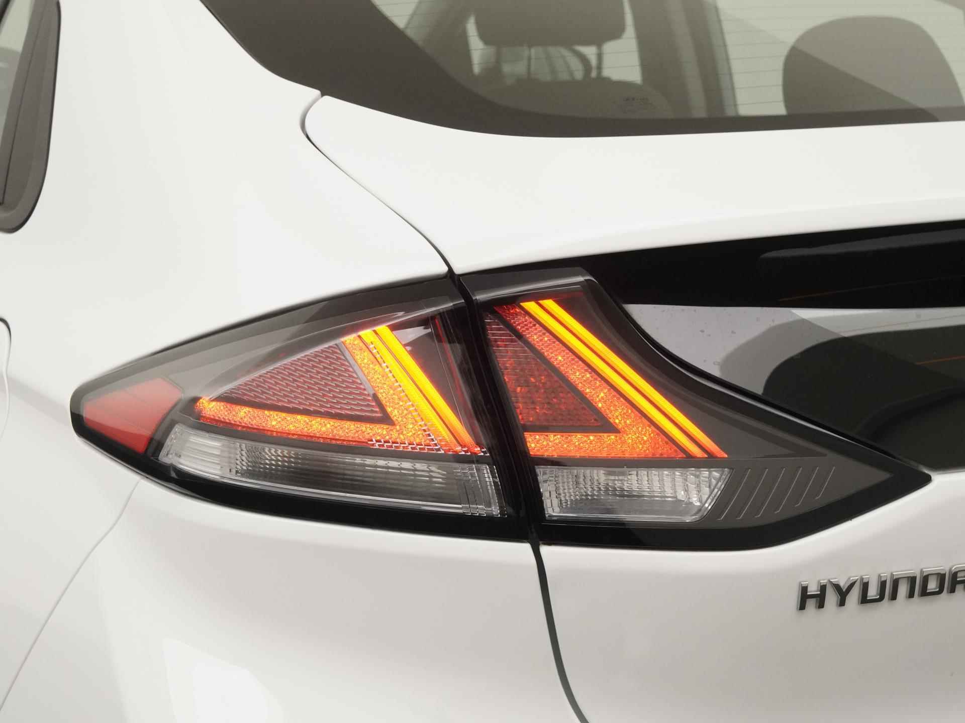 Hyundai IONIQ i-Motion EV 38 kWh | 15945 na subsidie | Camera | Zondag Open! - 22/37