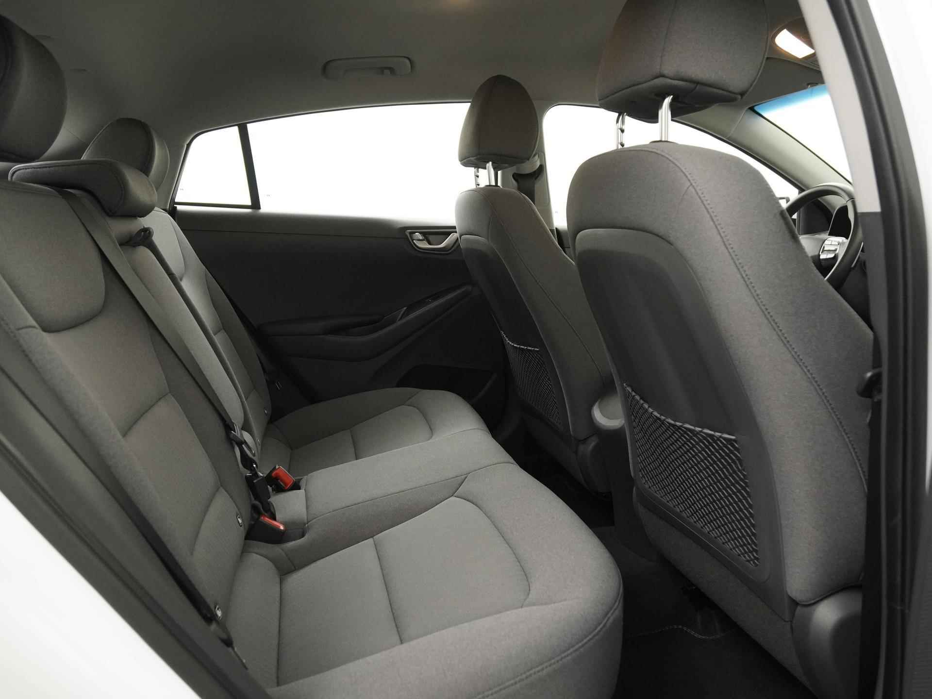 Hyundai IONIQ i-Motion EV 38 kWh | 15945 na subsidie | Camera | Zondag Open! - 25/37