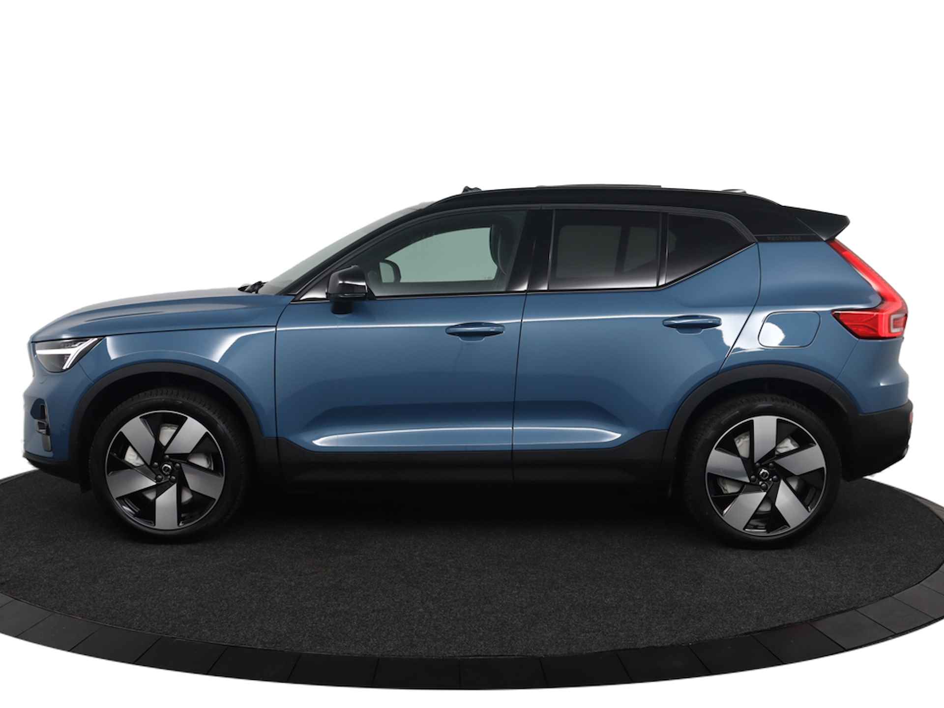 Volvo XC40 Single Motor Extended Range Ultimate 82 kWh | Trekhaak | Direct Leverbaar | Luxe Stoelen | 360° Camera | Matrix koplampen | - 4/62