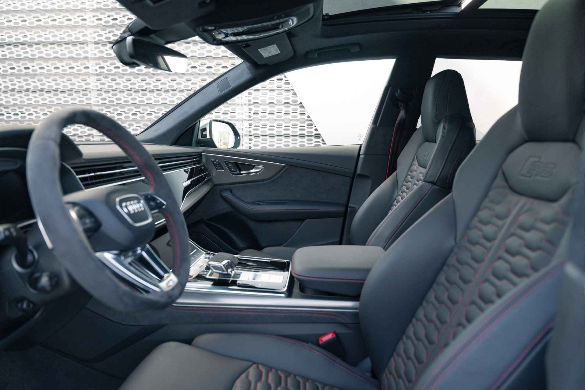 Audi RS Q8 4.0 TFSI RS Q8 quattro | RS dynamicpakket plus | B&O ADVANCED 3D | ASSIS. TOUR & CITY & PARK + | TREKHAAK | ALCAN. HEMEL | COMFO - 6/55