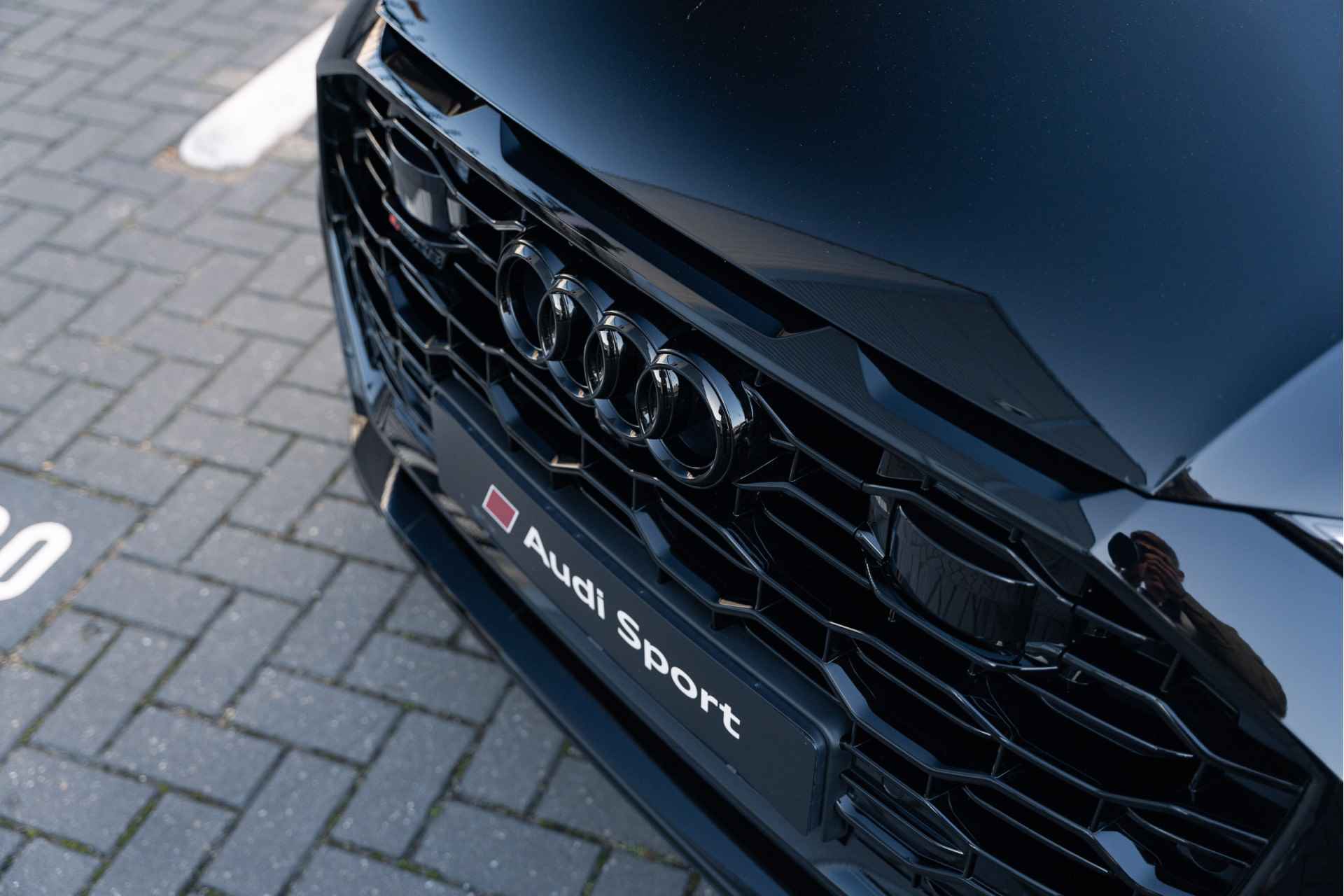Audi RS Q8 4.0 TFSI RS Q8 quattro | RS dynamicpakket plus | B&O ADVANCED 3D | ASSIS. TOUR & CITY & PARK + | TREKHAAK | ALCAN. HEMEL | COMFO - 22/55