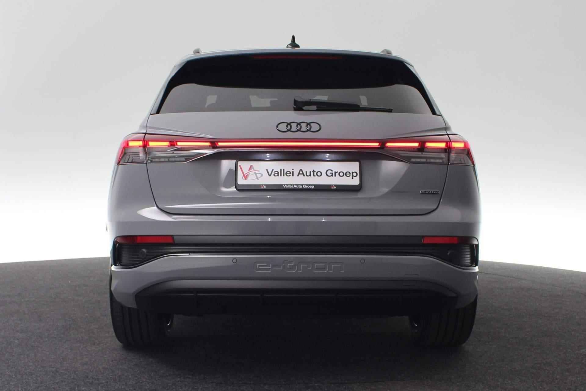 Audi Q4 e-tron S Edition 45 286pk quattro | Assistentiepakket plus | Optiekpakket zwart plus | Privacy glas - 22/46