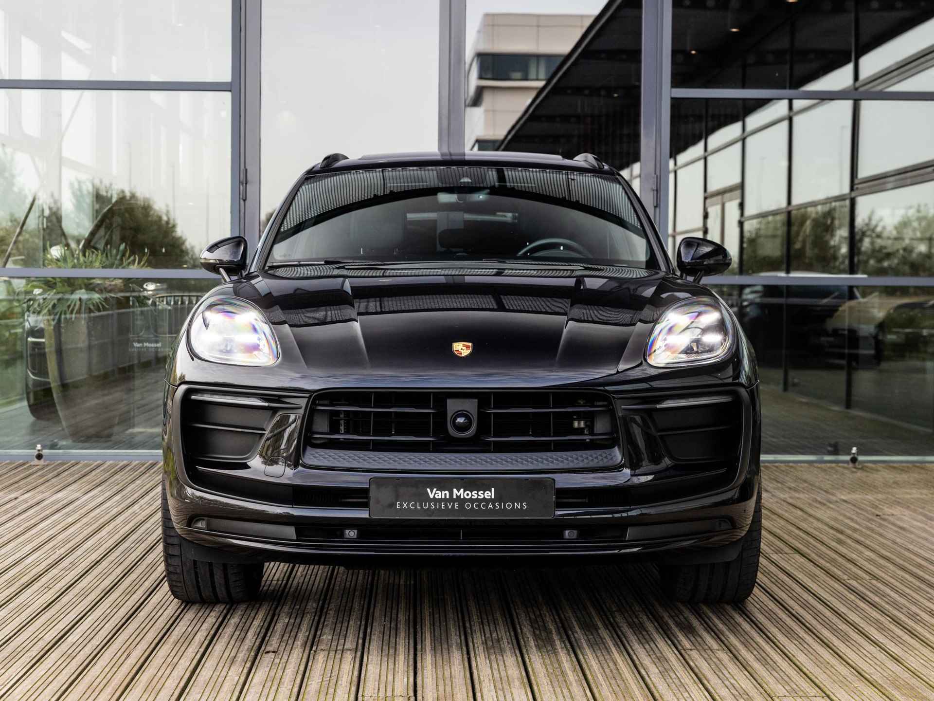 Porsche Macan 2.0 | SPORTDESIGN | SPORTCHRONO | PANORAMA/SCHUIF-KANTELDAK | SPORTEINDPIJPEN ZWART | 21 INCH EXCLUSIVE DESIGN | PDLS + | KEYLESS | 14-WEG STOELEN | ADAPTIVE CRUISE CONTROL | NL AUTO | TREKHAAK | - 3/57