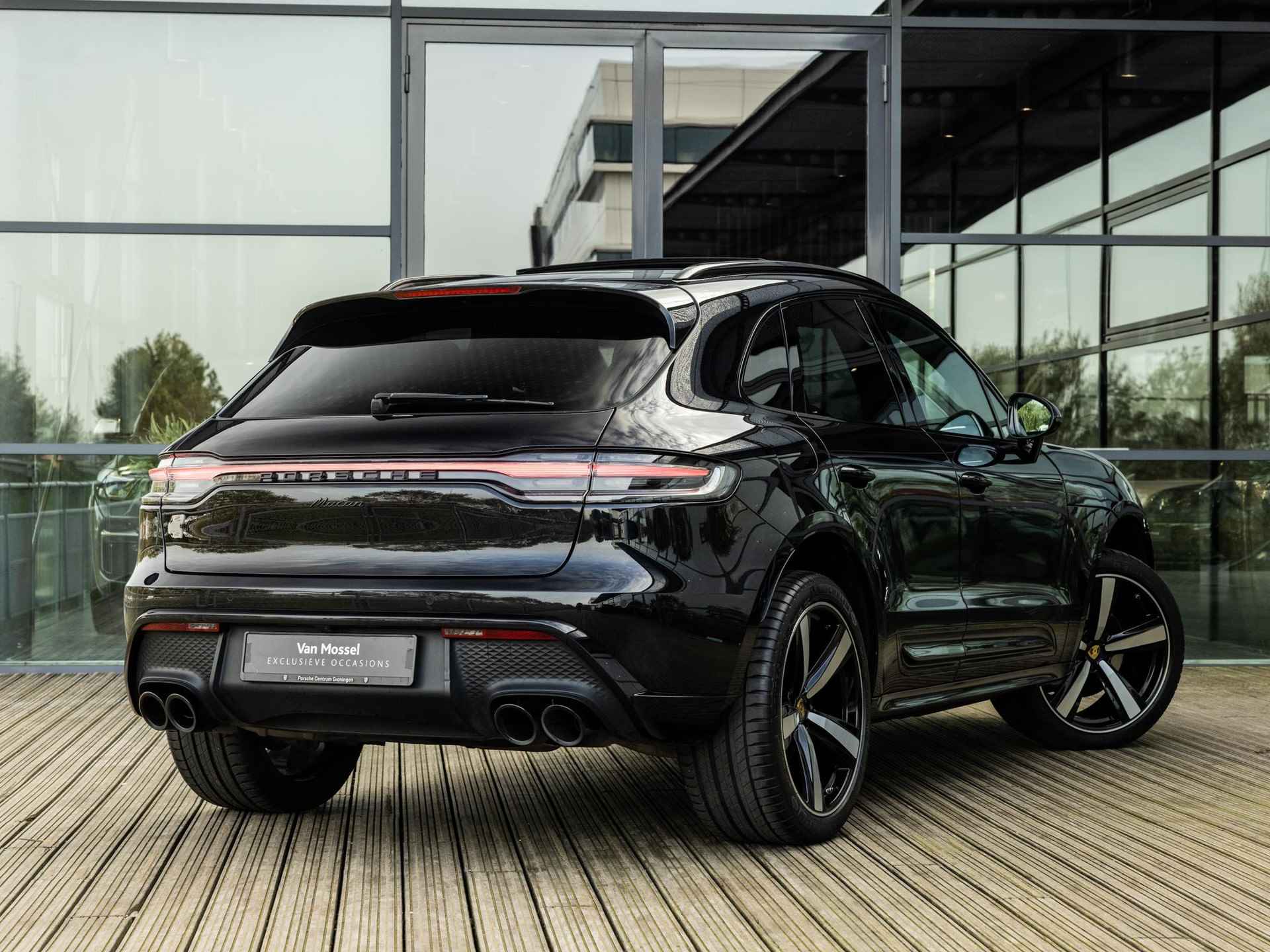 Porsche Macan 2.0 | SPORTDESIGN | SPORTCHRONO | PANORAMA/SCHUIF-KANTELDAK | SPORTEINDPIJPEN ZWART | 21 INCH EXCLUSIVE DESIGN | PDLS + | KEYLESS | 14-WEG STOELEN | ADAPTIVE CRUISE CONTROL | NL AUTO | TREKHAAK | - 7/57