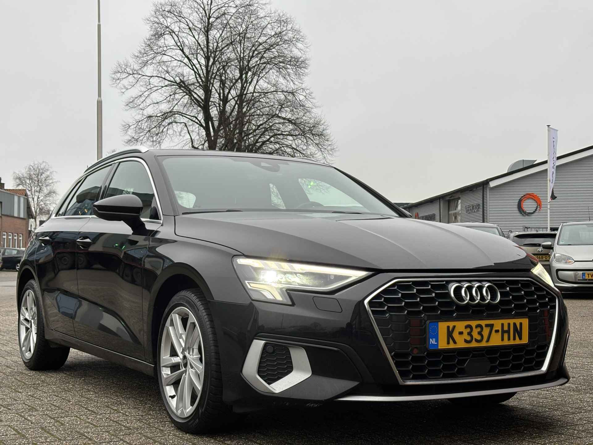 Audi A3 Sportback 30 TFSI Business edition / Navi / Digitale Cockpit / Afneembare Trekhaak / Apple Carplay/Android Auto / - 15/38