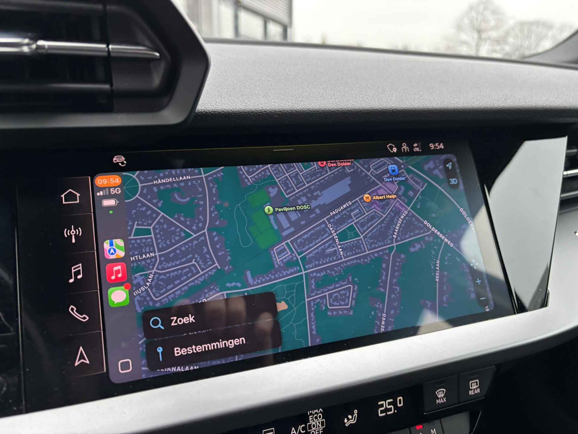 Audi A3 Sportback 30 TFSI Business edition / Navi / Digitale Cockpit / Afneembare Trekhaak / Apple Carplay/Android Auto / - 29/38