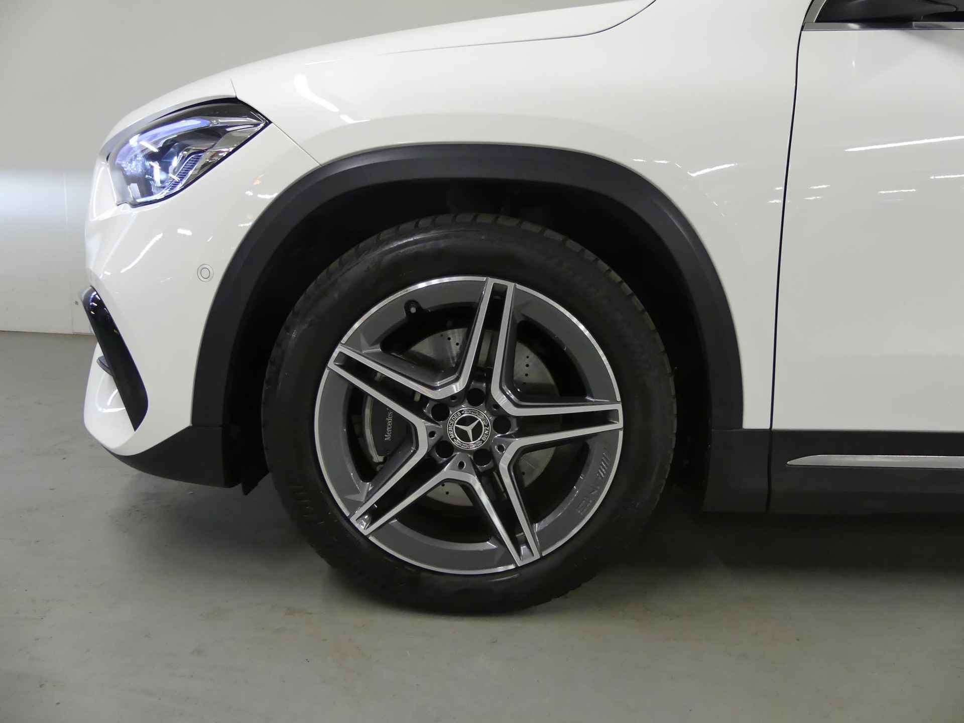 Mercedes-Benz GLA-klasse 200 Business Solution AMG | Automaat | Climate Control | Navigatie | Camera | LED | AMG Styling | AMG Line | Tempomat - 10/35