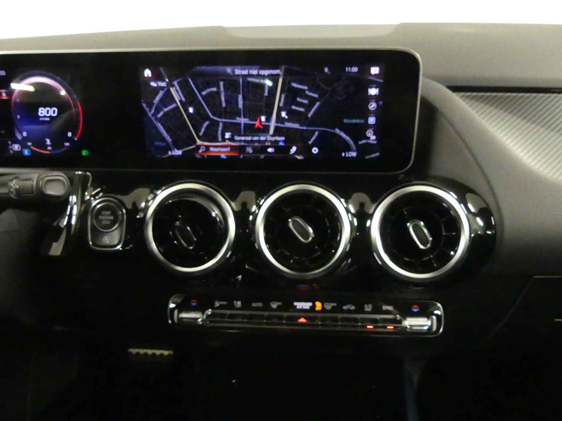 Mercedes-Benz GLA-klasse 200 Business Solution AMG | Automaat | Climate Control | Navigatie | Camera | LED | AMG Styling | AMG Line | Tempomat - 22/35