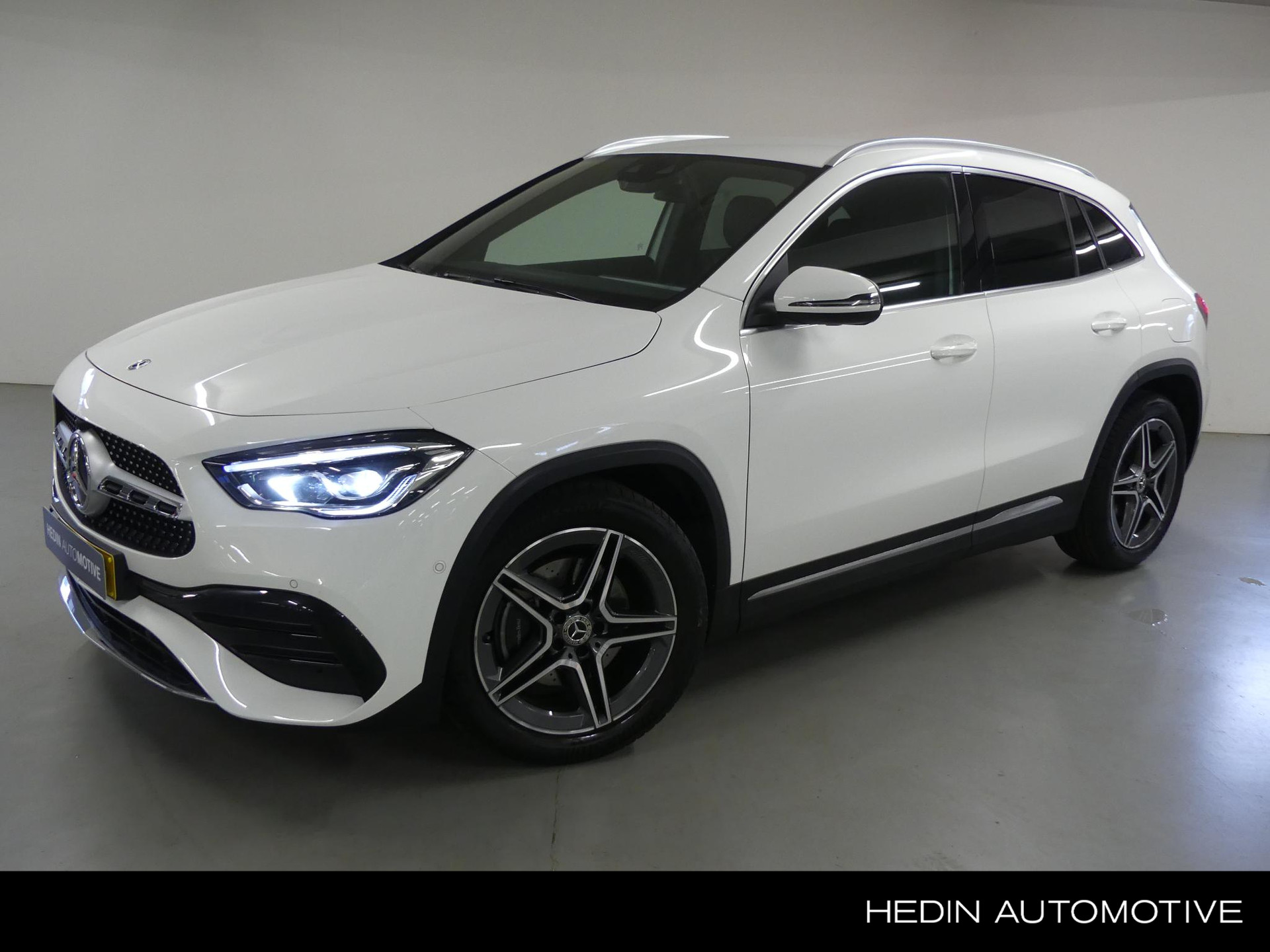 Mercedes-Benz GLA-klasse 200 Business Solution AMG | Automaat | Climate Control | Navigatie | Camera | LED | AMG Styling | AMG Line | Tempomat