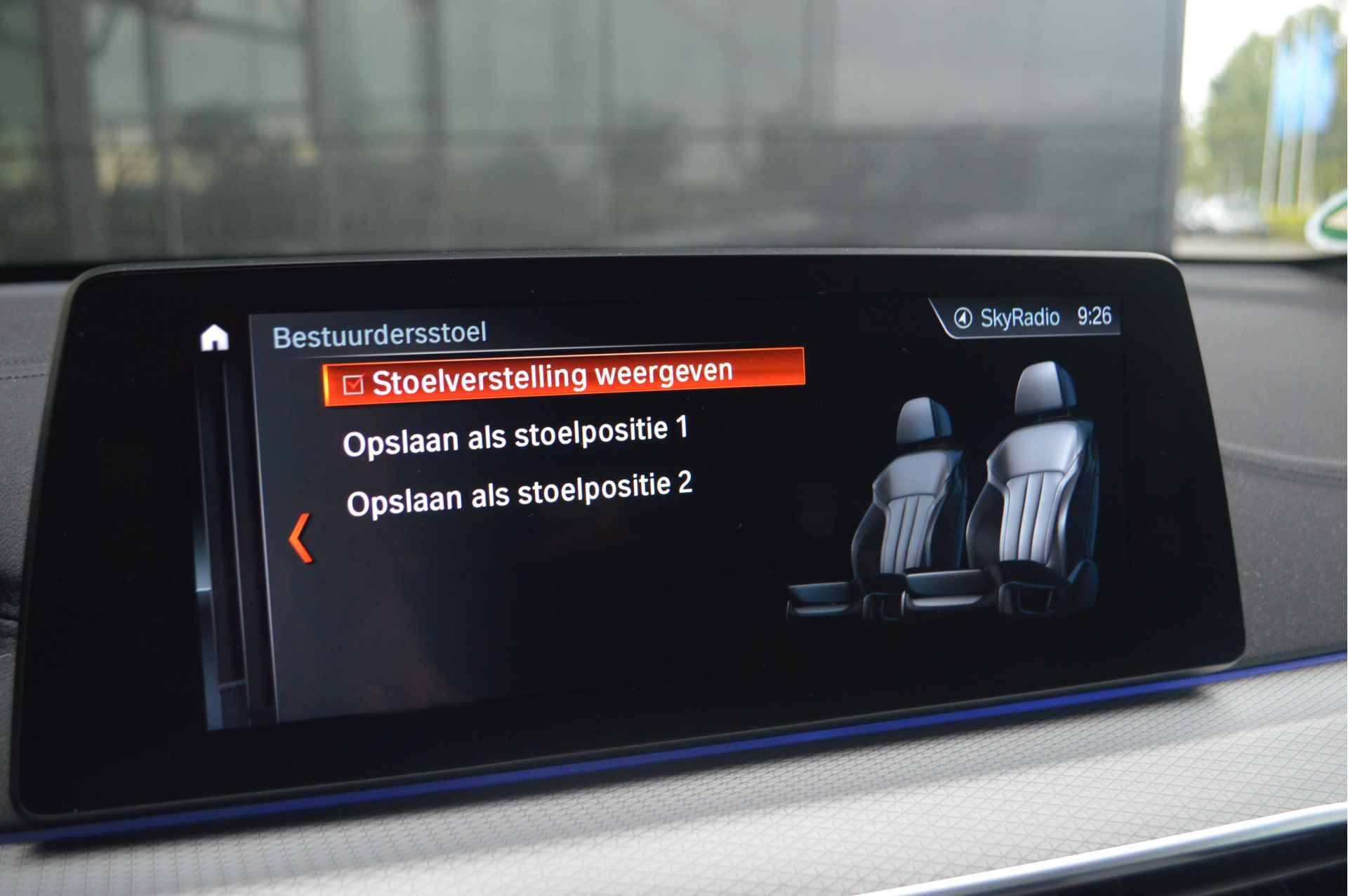 BMW 6 Serie Gran Turismo 640i High Executive M Sport Automaat / Panoramadak / Adaptieve LED / Head-Up / Parking Assistant / Stoelverwarming / Navigatie Professional / Verwarmd stuurwiel - 28/34